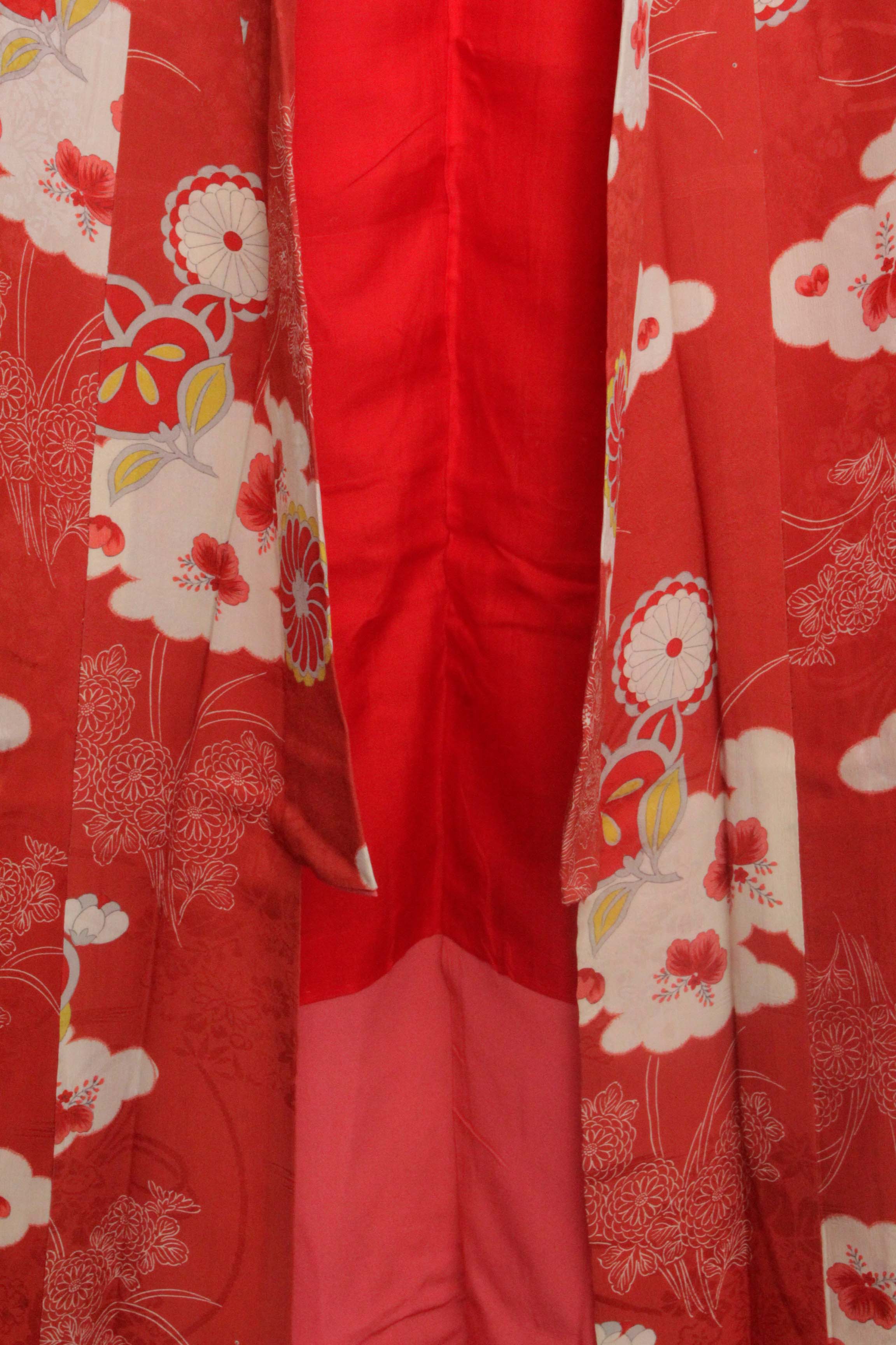 Circa 1900 Antique Handwoven Silk Crepe Damask Kimono