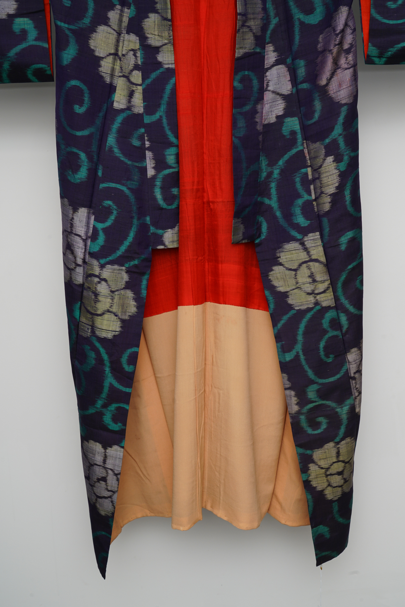 Circa 1925 Vintage Handwoven Ikat Meisen Silk Kimono
