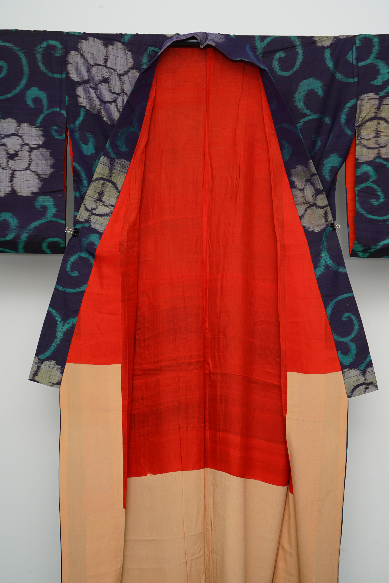 Circa 1925 Vintage Handwoven Ikat Meisen Silk Kimono