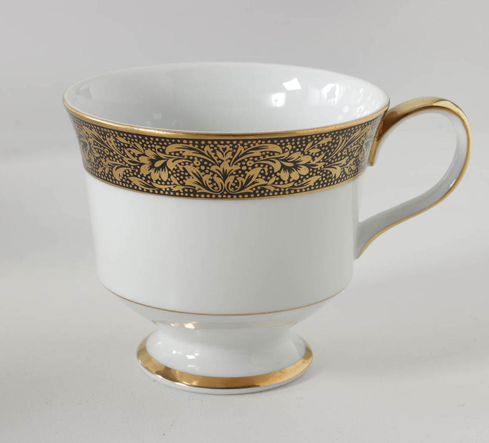 Sango China "Hampton" Porcelain Dinner Service