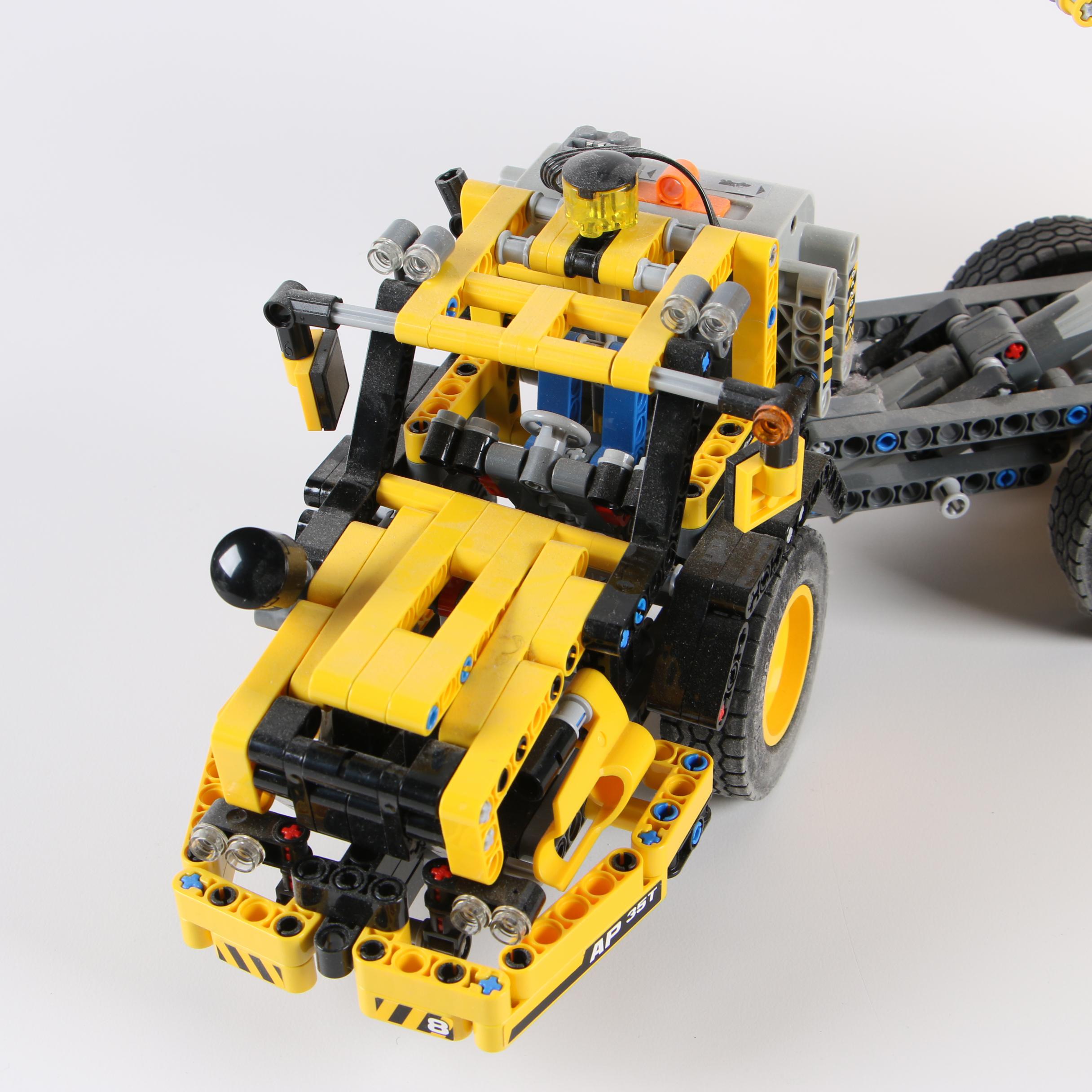 LEGO Technic "Hauler" Set