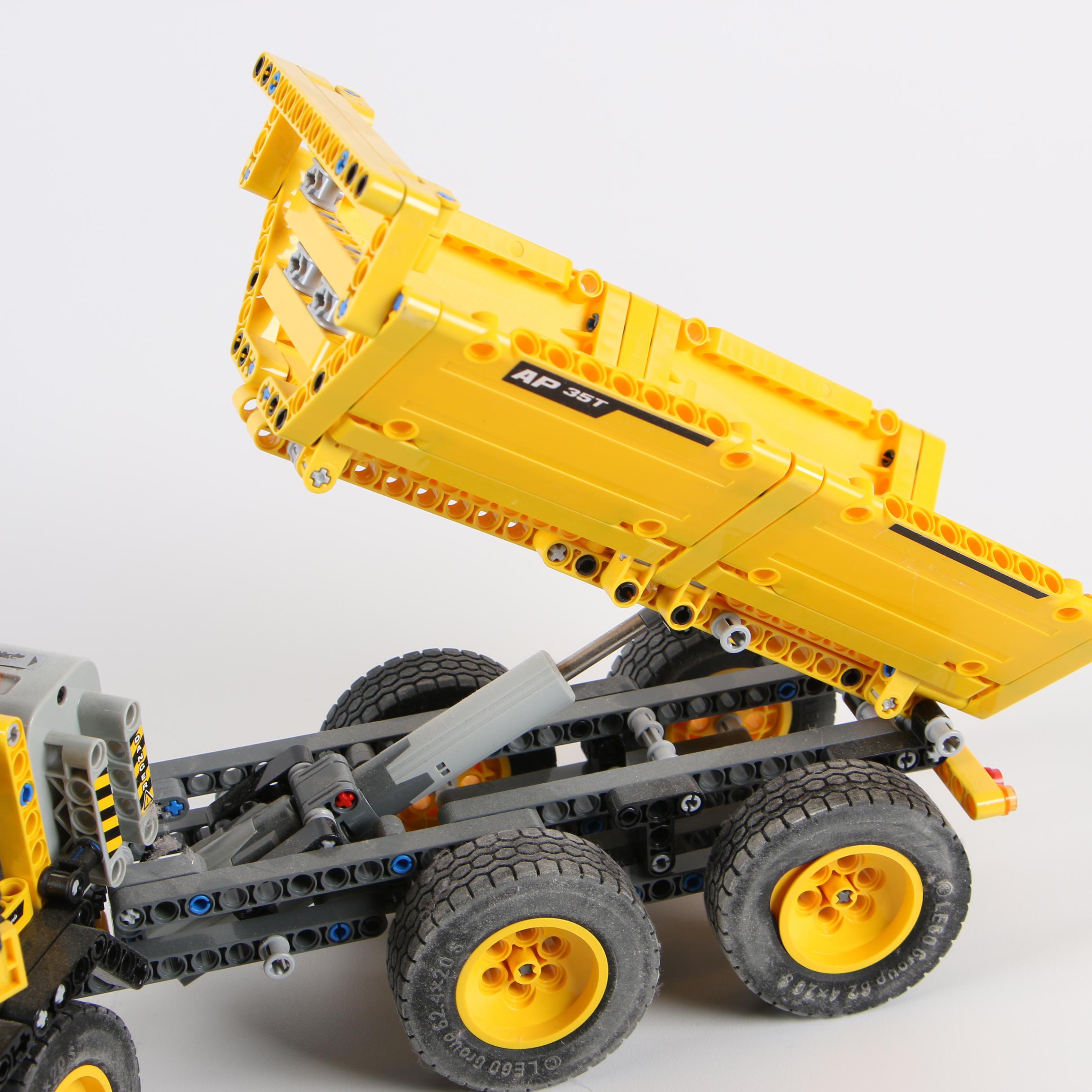 LEGO Technic "Hauler" Set