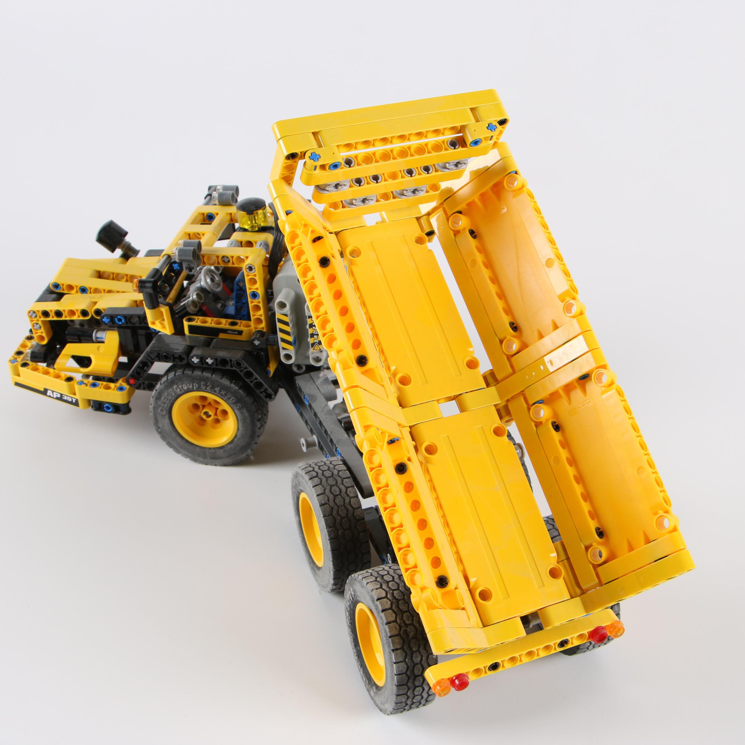 LEGO Technic "Hauler" Set
