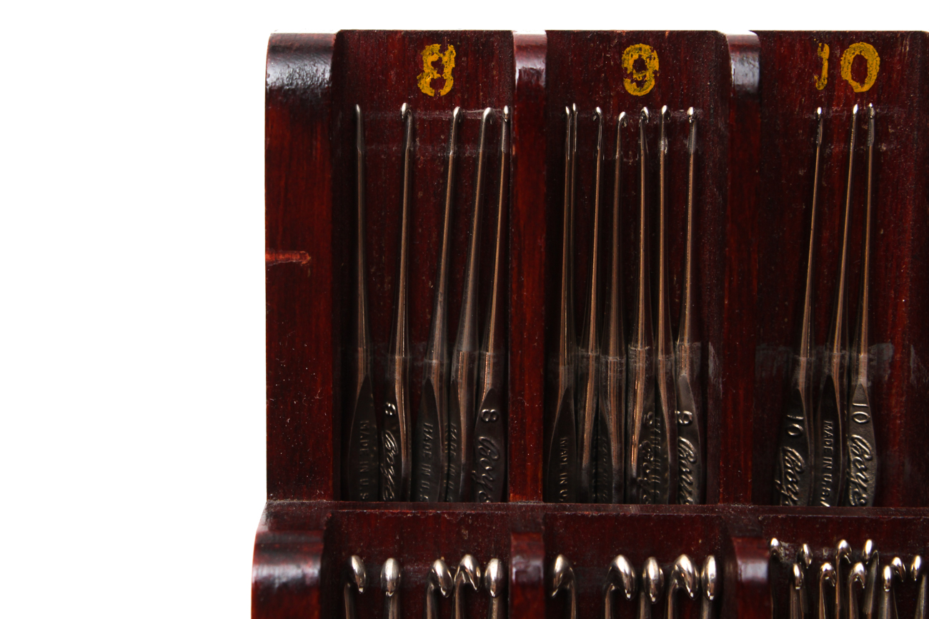 Antique Boyne Crochet Hook Counter Display Case