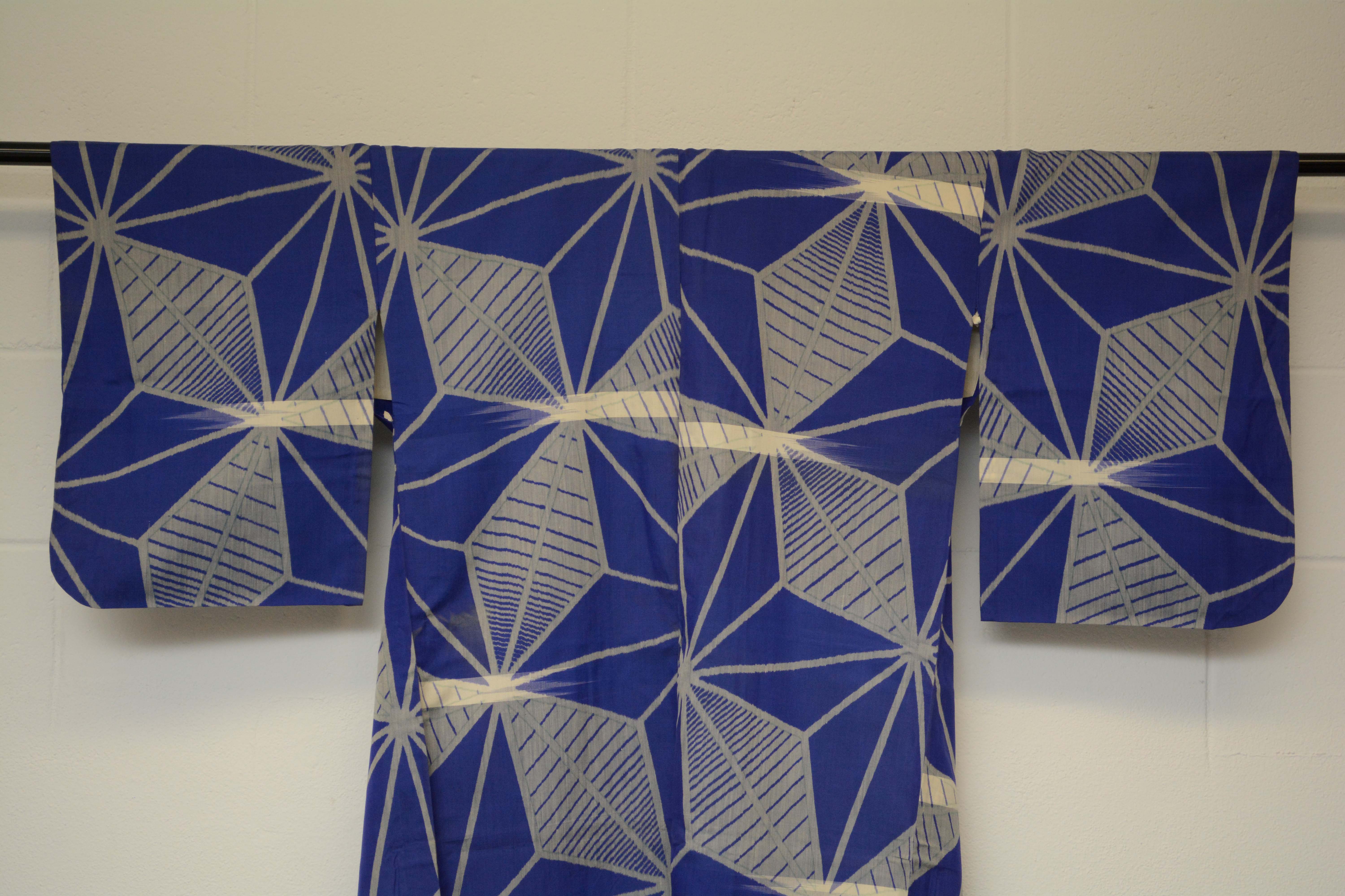 Circa 1925 Vintage Japanese Handwoven Kasuri Ikat Silk Kimono