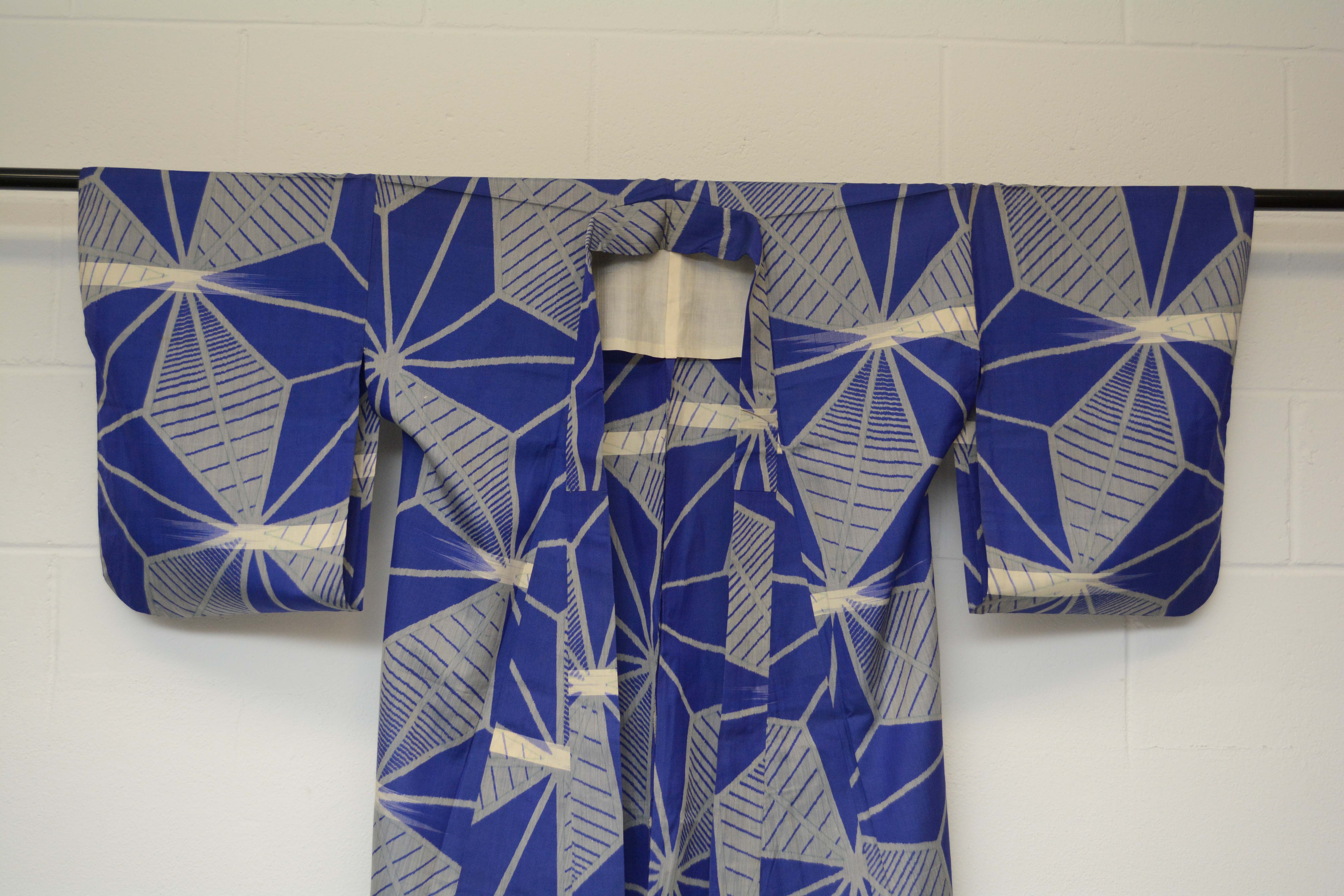 Circa 1925 Vintage Japanese Handwoven Kasuri Ikat Silk Kimono