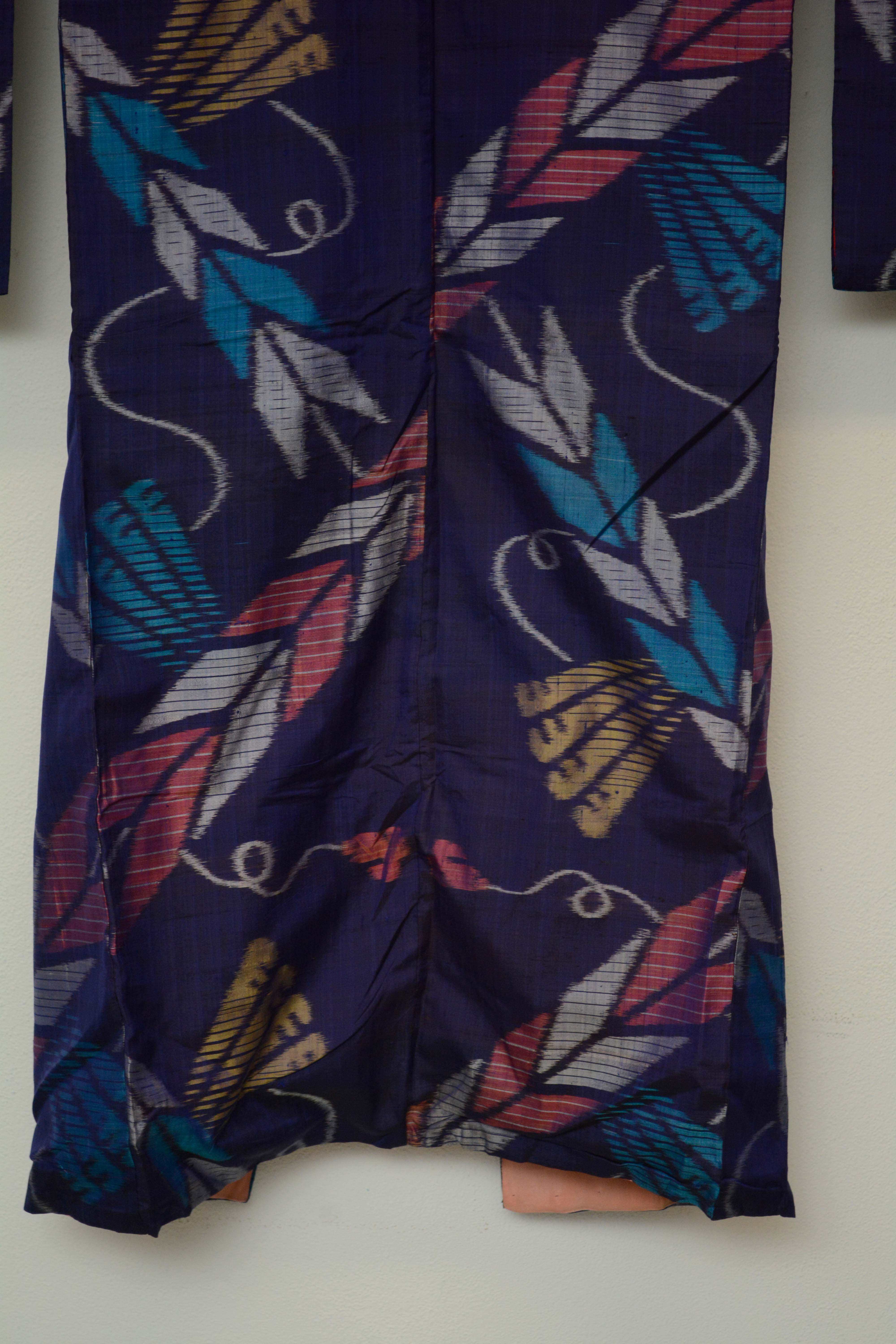 Circa 1930s Vintage Handwoven Meisen Ikat Silk Kofurisode Kimono