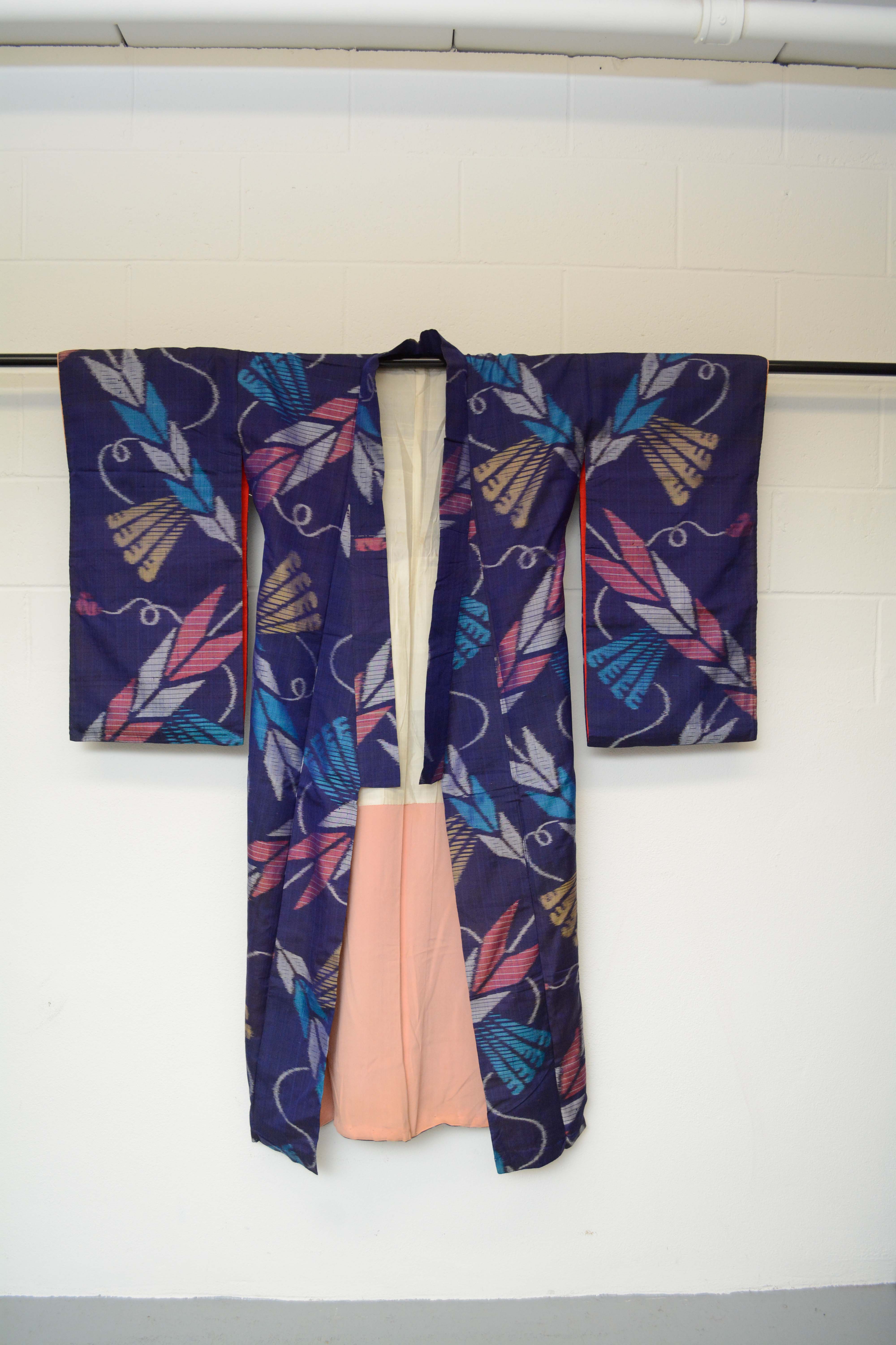 Circa 1930s Vintage Handwoven Meisen Ikat Silk Kofurisode Kimono