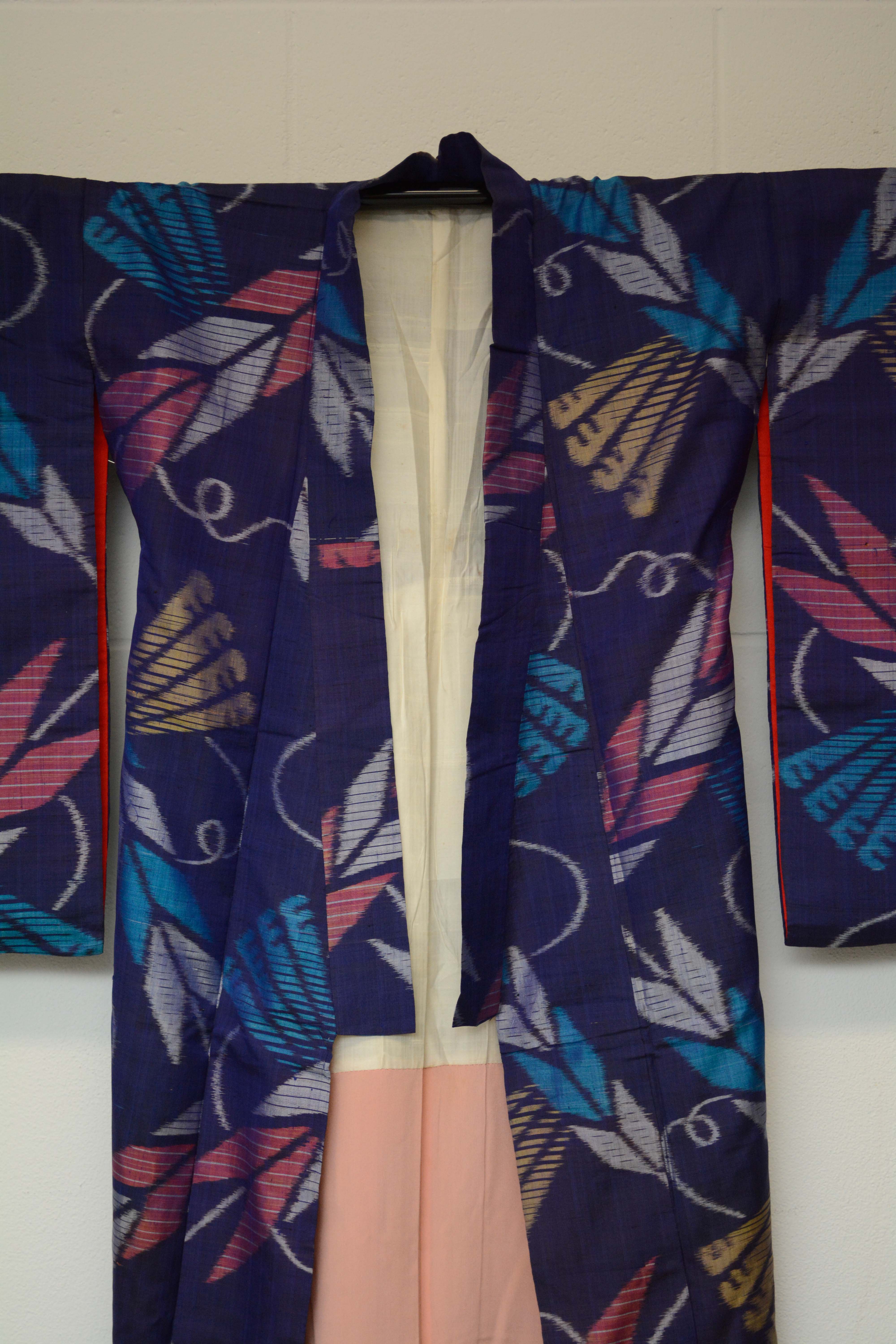 Circa 1930s Vintage Handwoven Meisen Ikat Silk Kofurisode Kimono