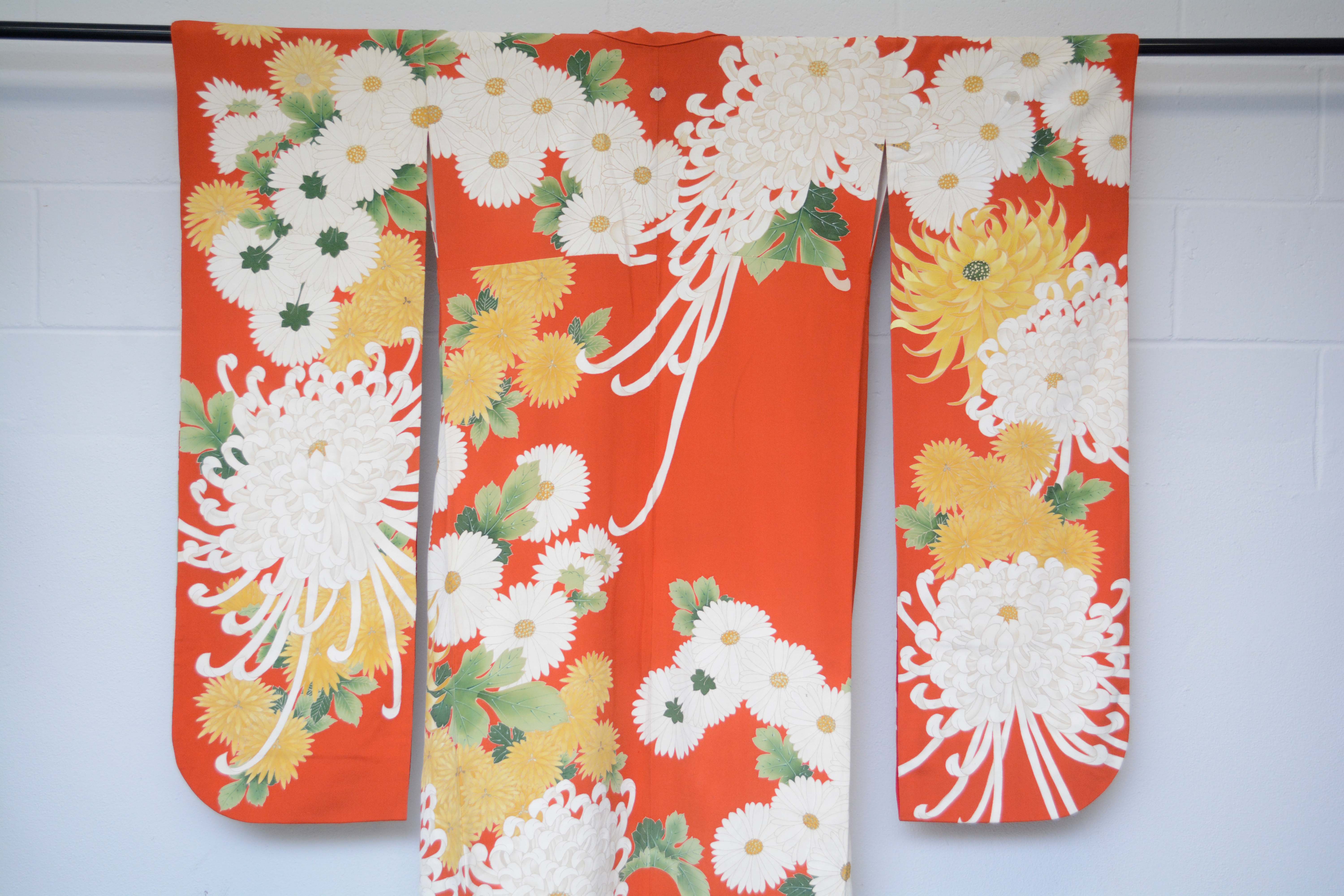 Circa 1925 Vintage Handwoven Silk Crepe Formal Five Crested Furisode Kimono