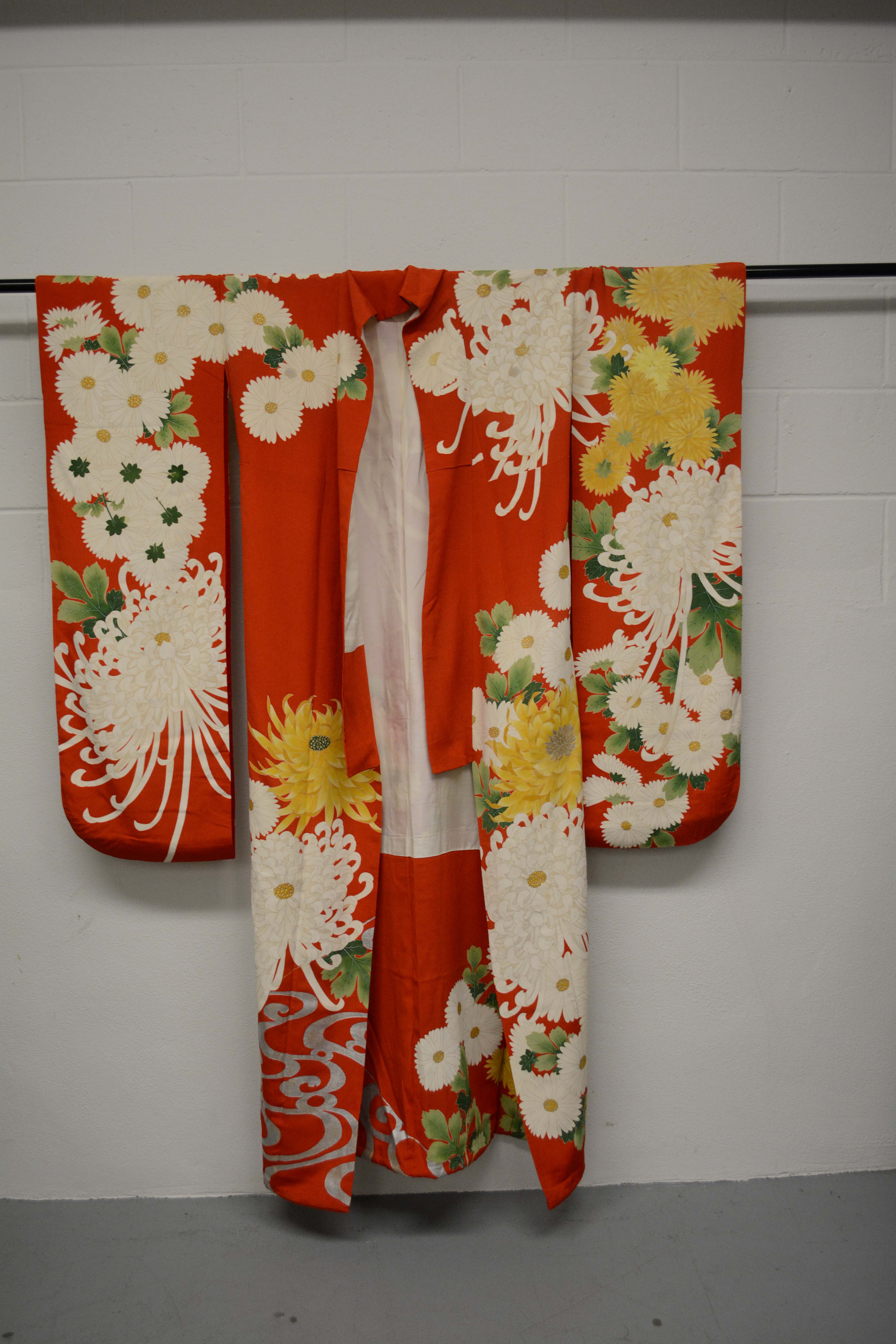 Circa 1925 Vintage Handwoven Silk Crepe Formal Five Crested Furisode Kimono