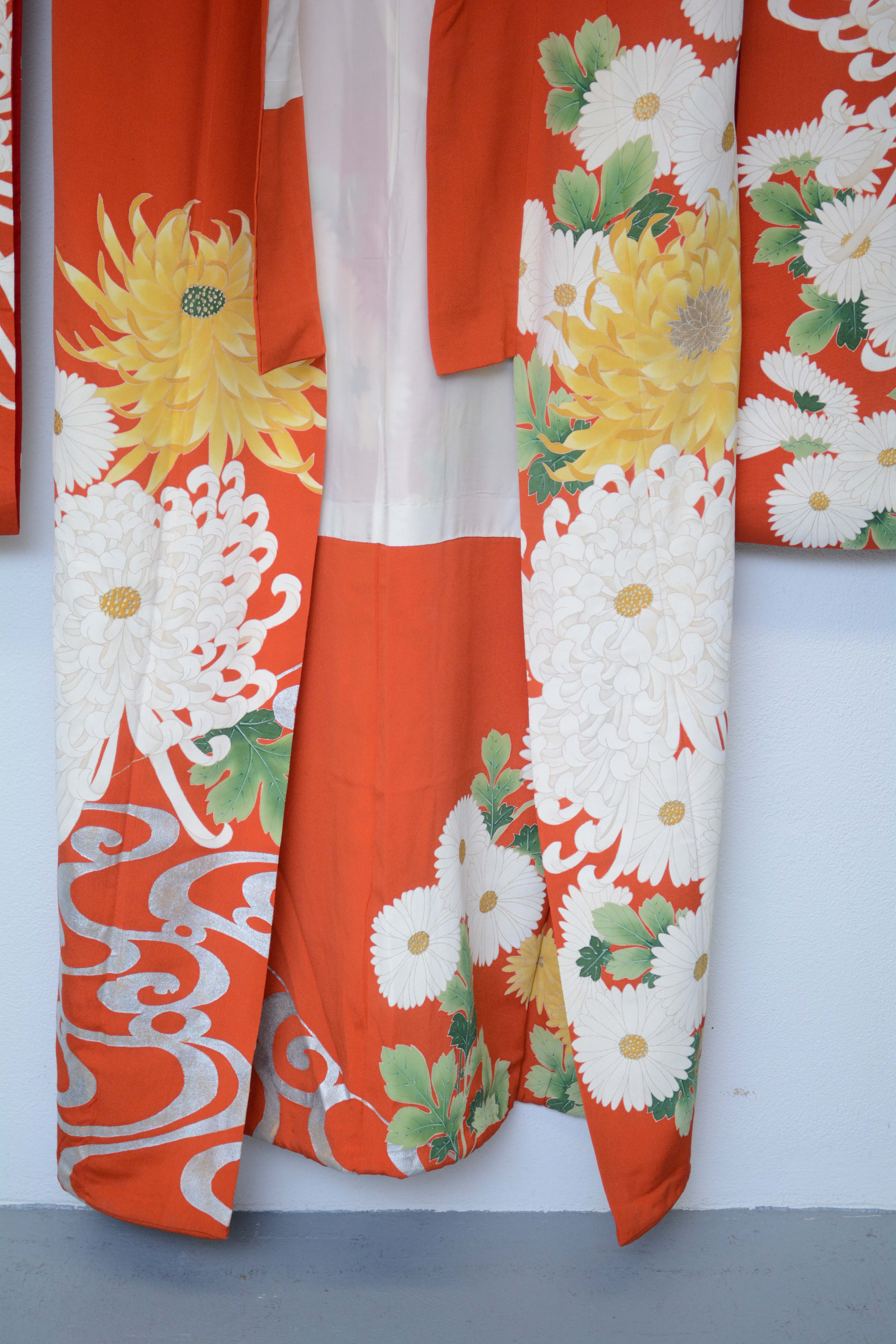 Circa 1925 Vintage Handwoven Silk Crepe Formal Five Crested Furisode Kimono