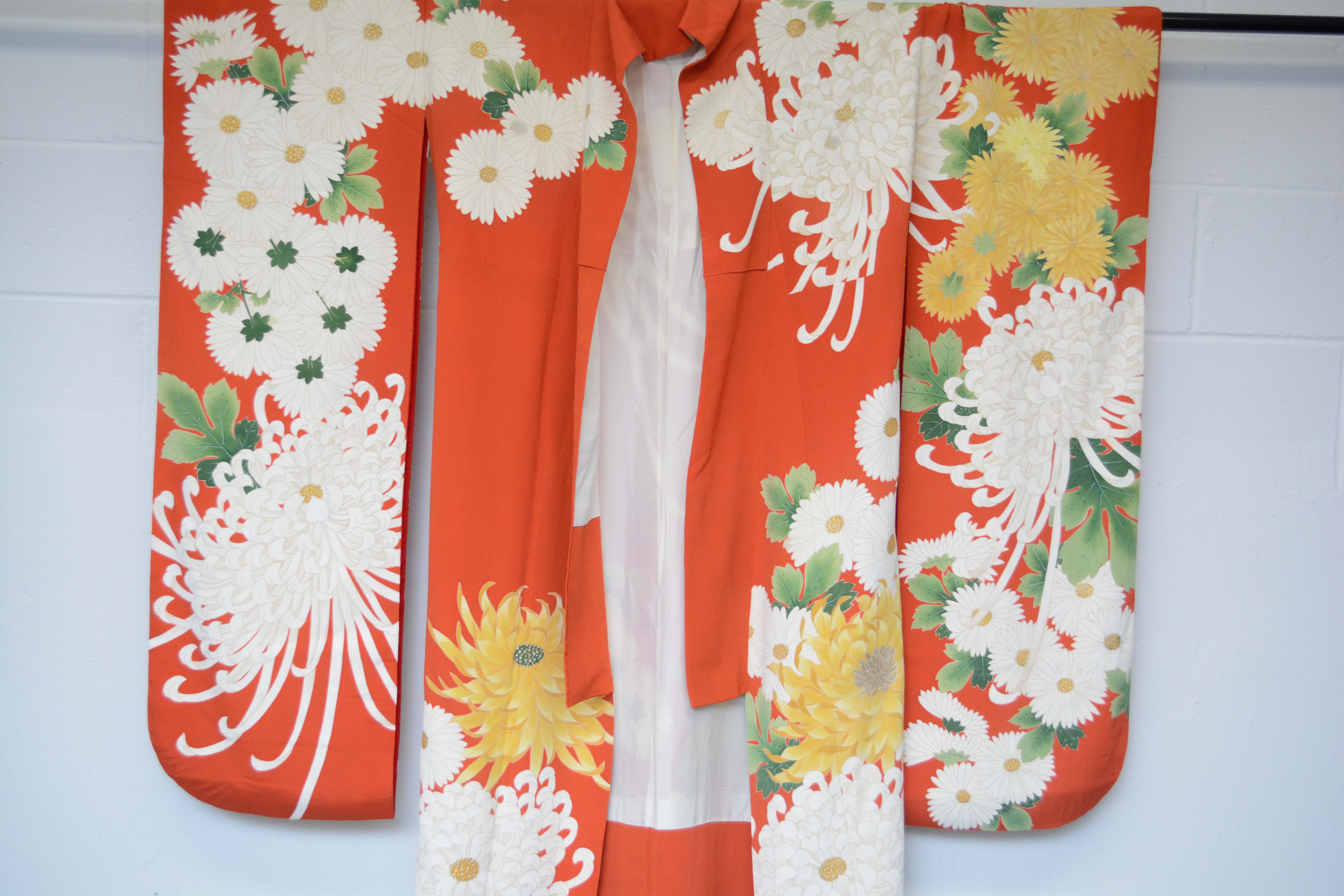 Circa 1925 Vintage Handwoven Silk Crepe Formal Five Crested Furisode Kimono