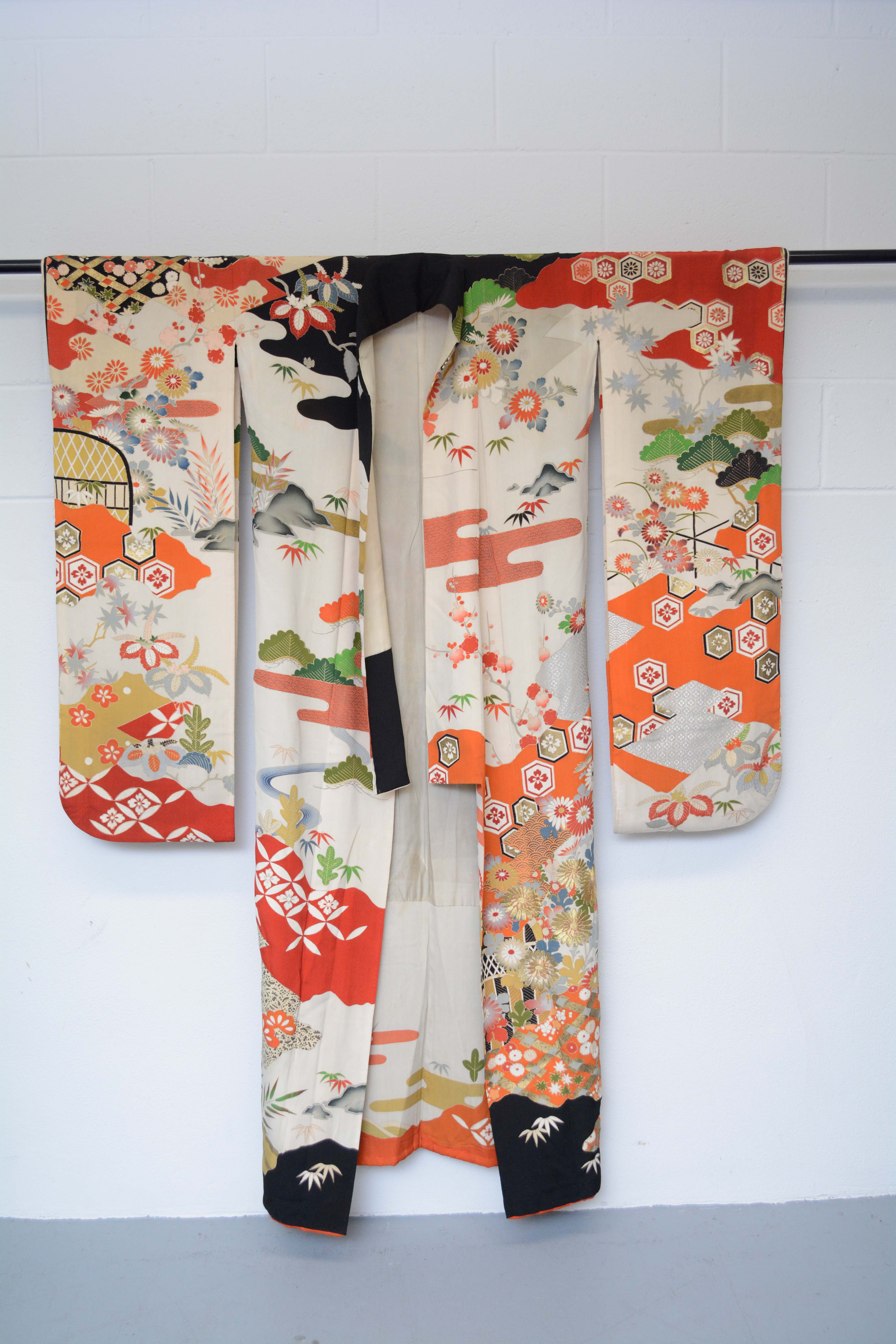 Circa 1925 Vintage Handwoven Silk Formal Five Crested Furisode Kimono