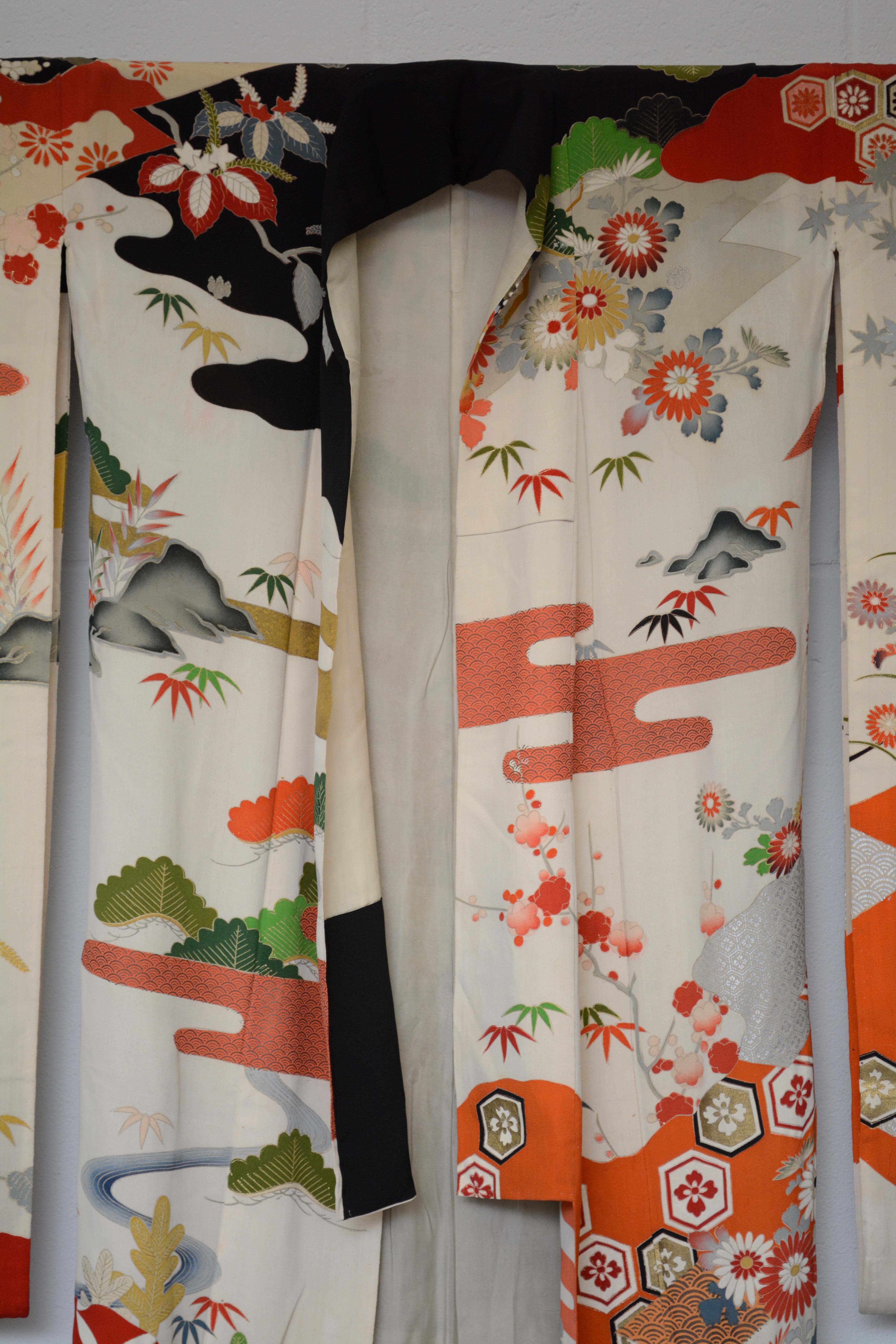 Circa 1925 Vintage Handwoven Silk Formal Five Crested Furisode Kimono