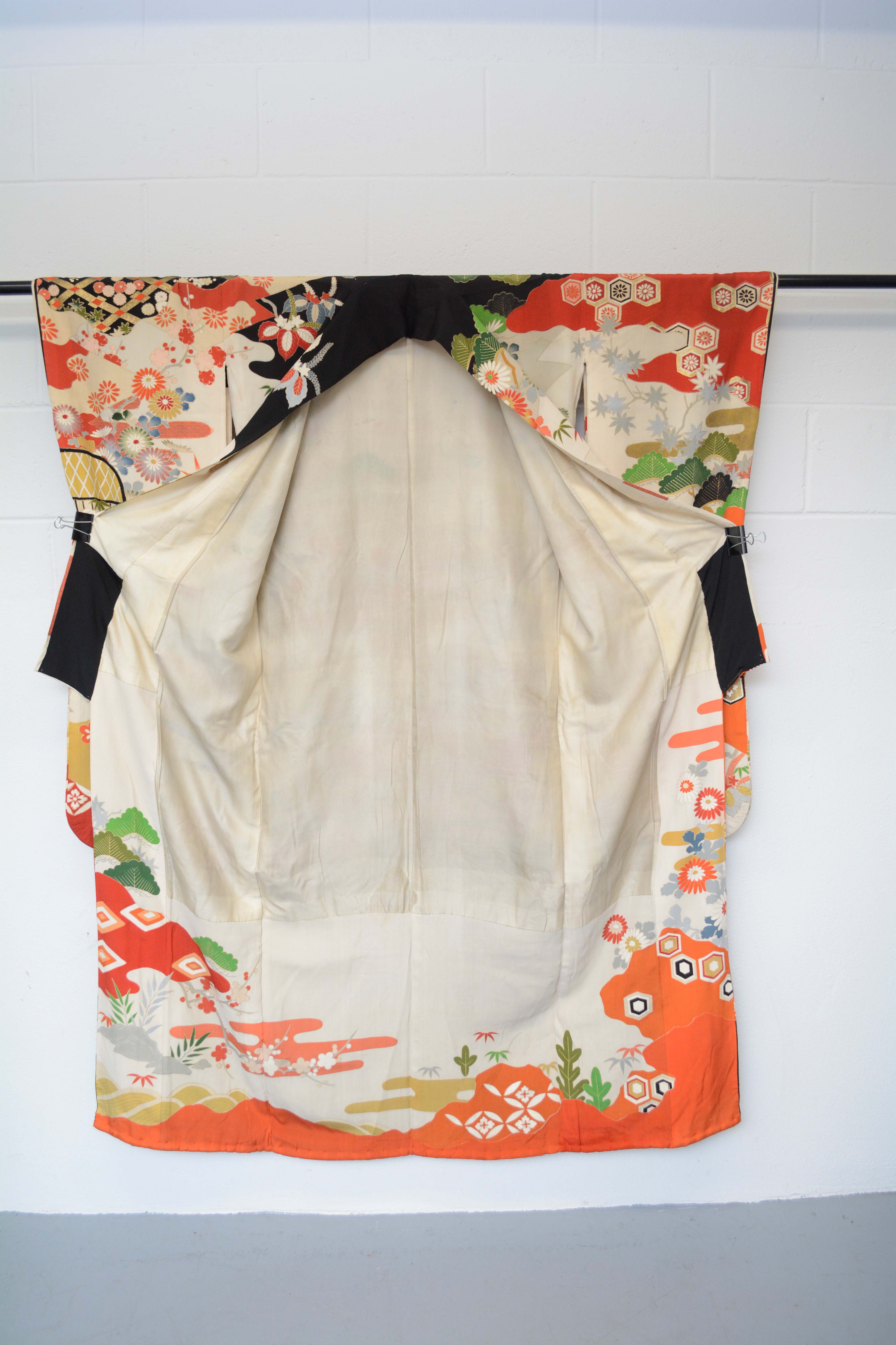 Circa 1925 Vintage Handwoven Silk Formal Five Crested Furisode Kimono