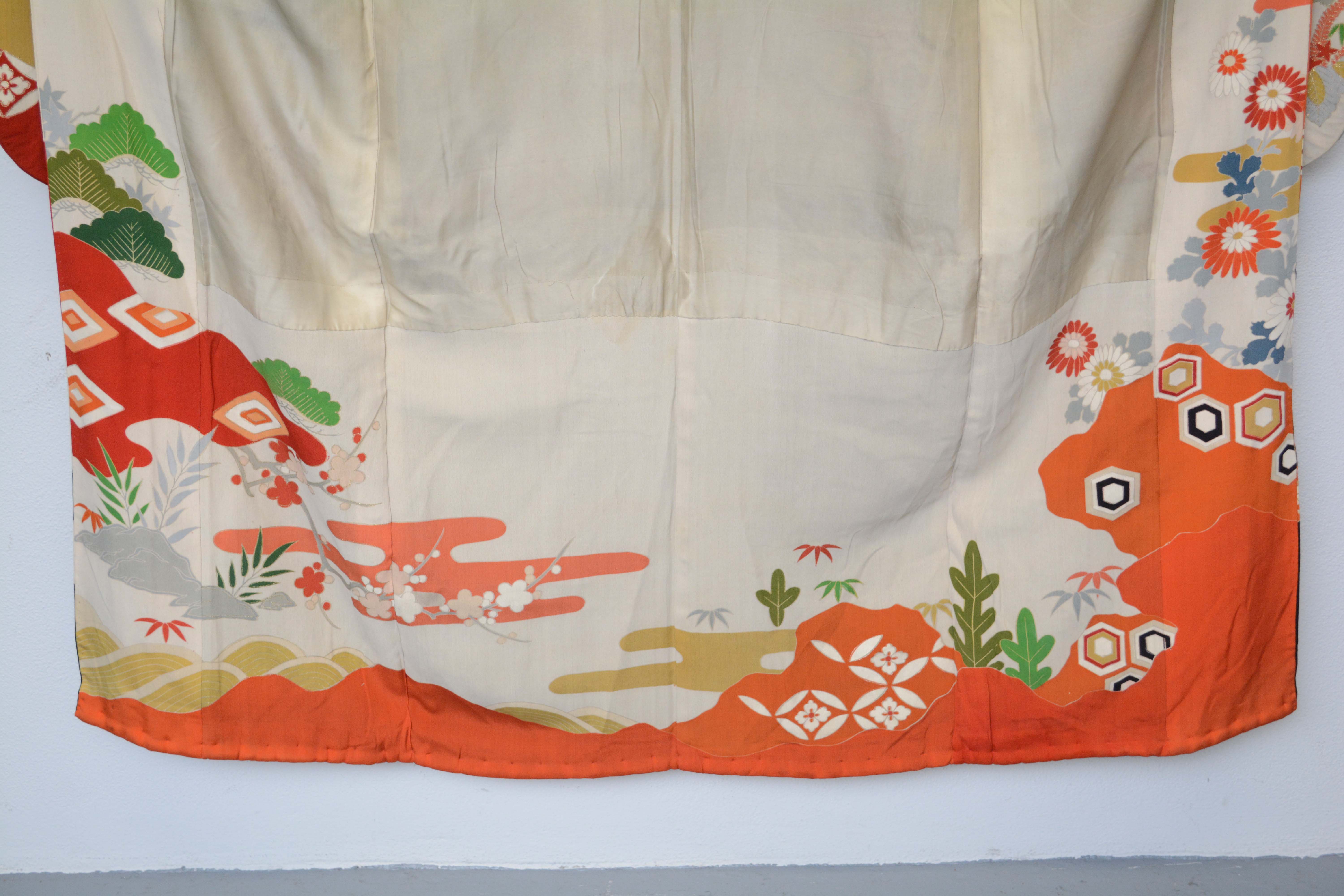 Circa 1925 Vintage Handwoven Silk Formal Five Crested Furisode Kimono
