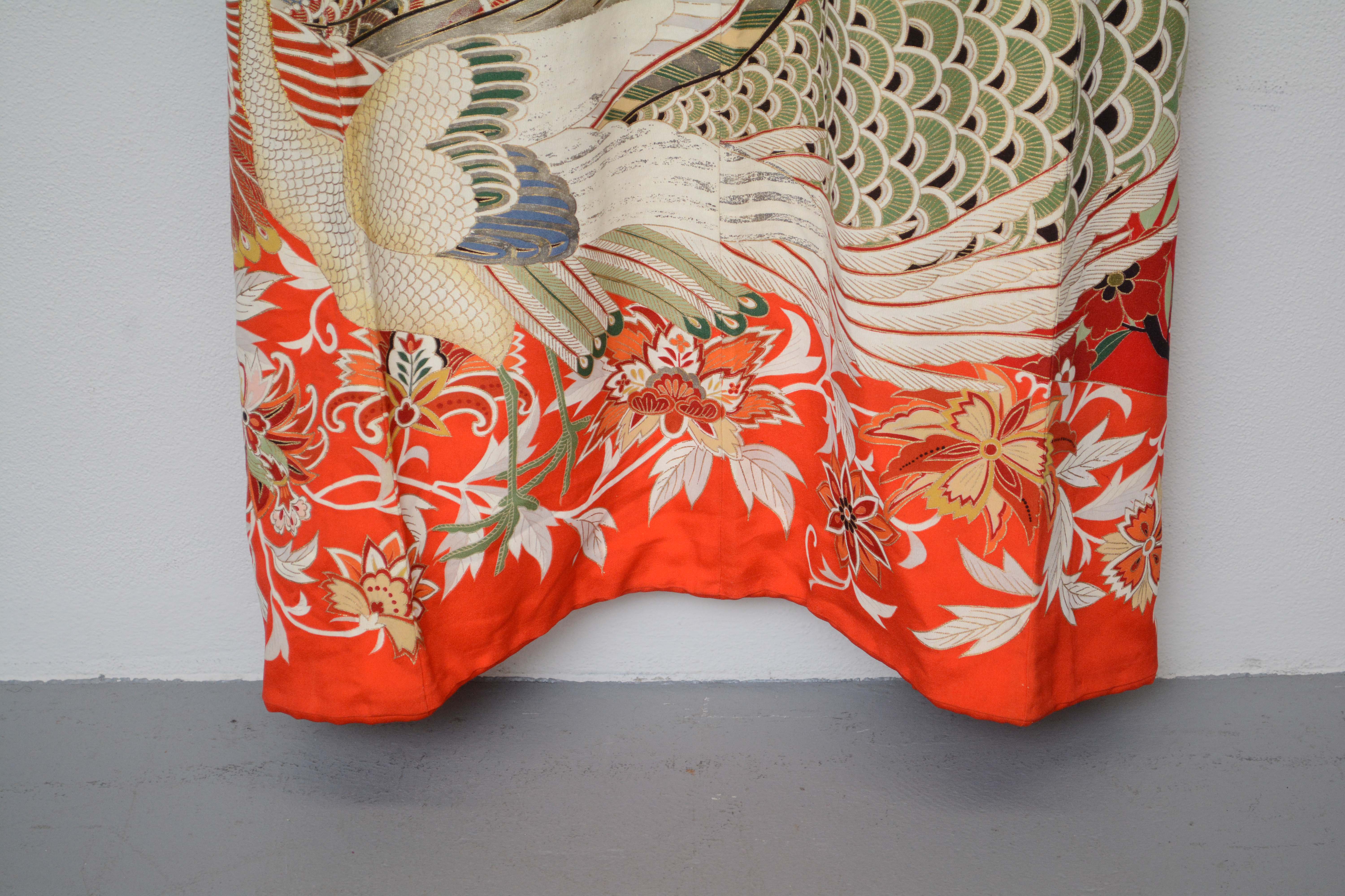 Circa 1930 Vintage Handwoven Silk Crepe Formal Five Crested Furisode Kimono