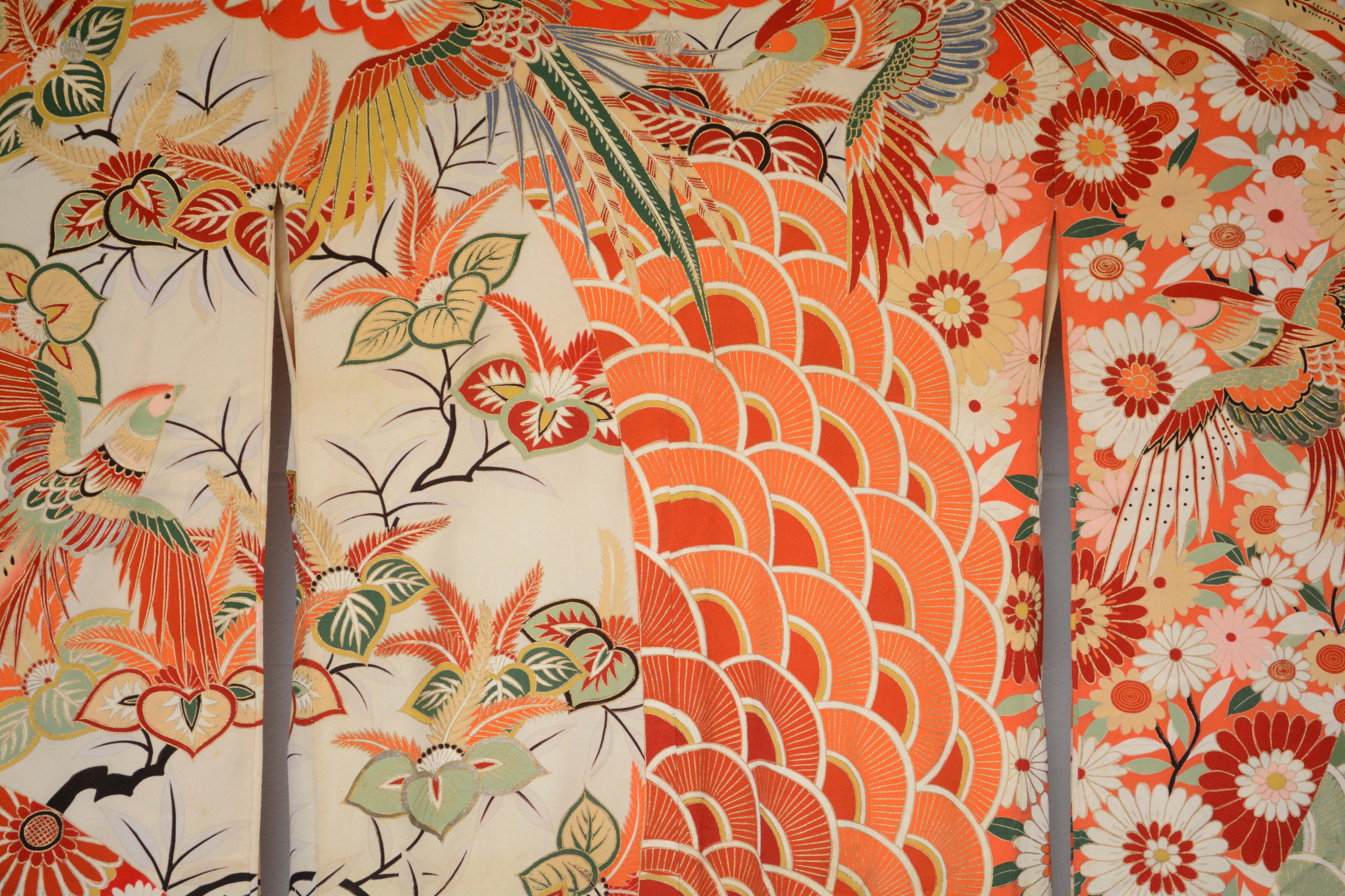 Circa 1930 Vintage Handwoven Silk Crepe Formal Five Crested Furisode Kimono