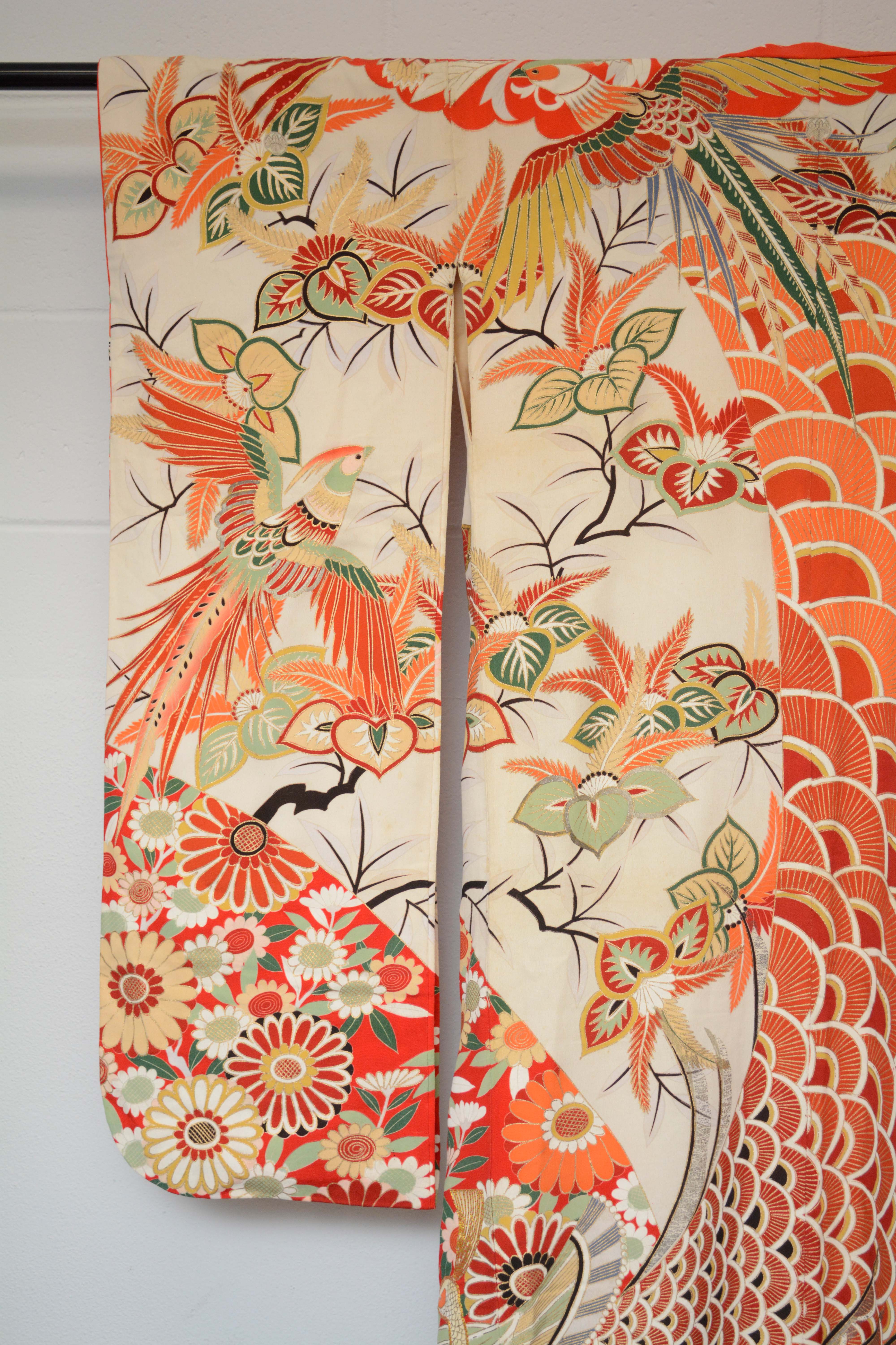 Circa 1930 Vintage Handwoven Silk Crepe Formal Five Crested Furisode Kimono