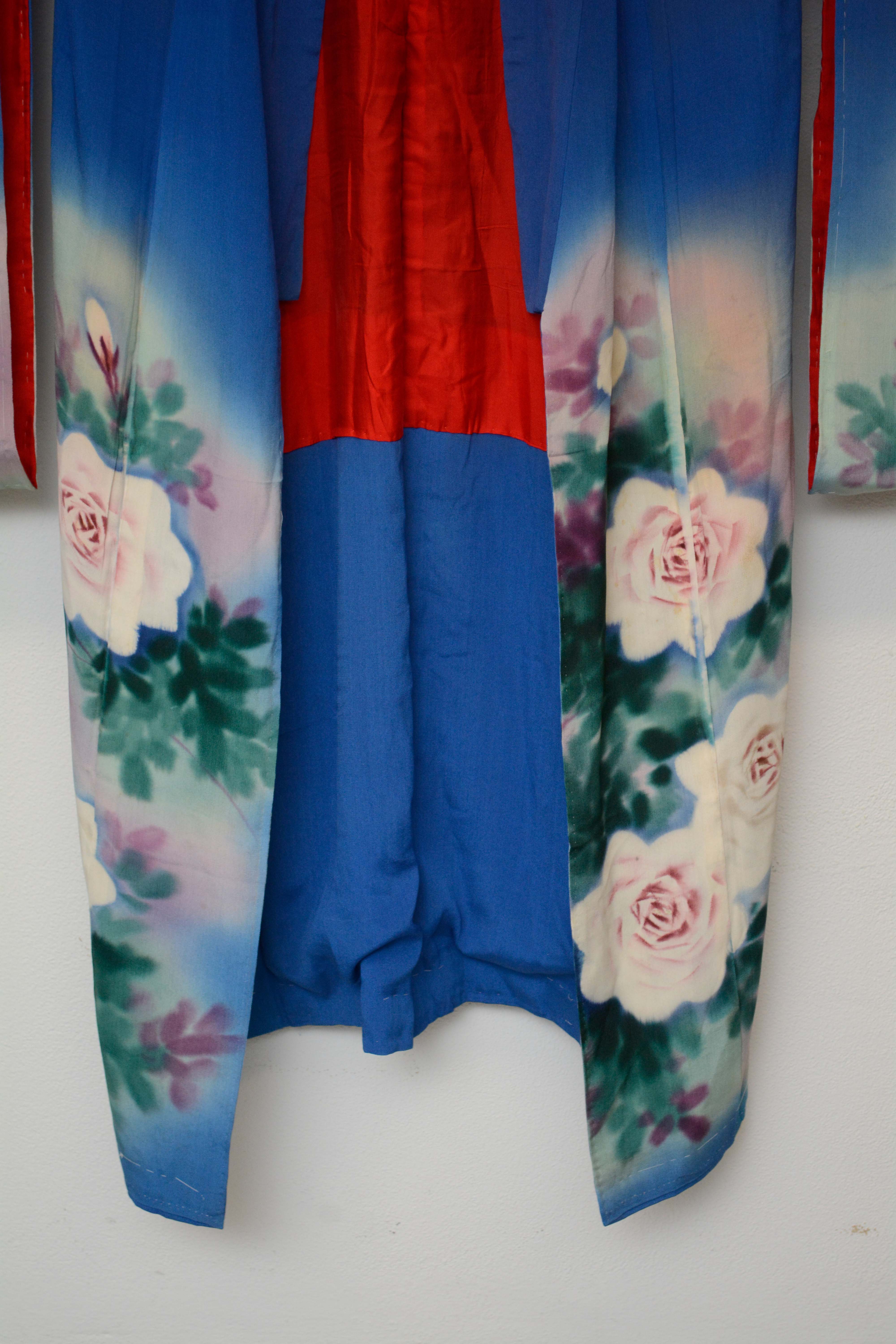 Circa 1910s Antique Handwoven Silk Crepe Formal Crested Furisode Kimono