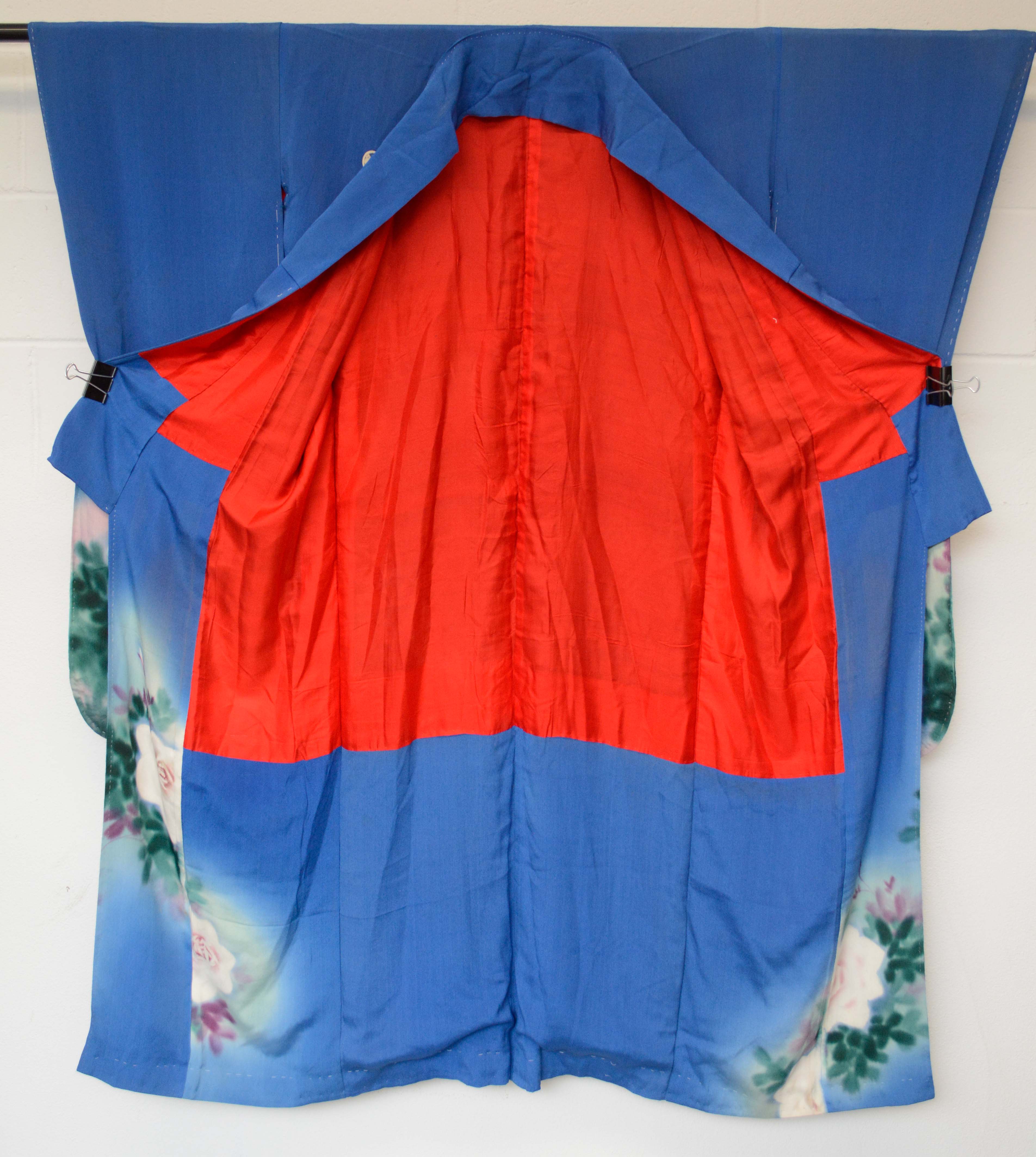 Circa 1910s Antique Handwoven Silk Crepe Formal Crested Furisode Kimono