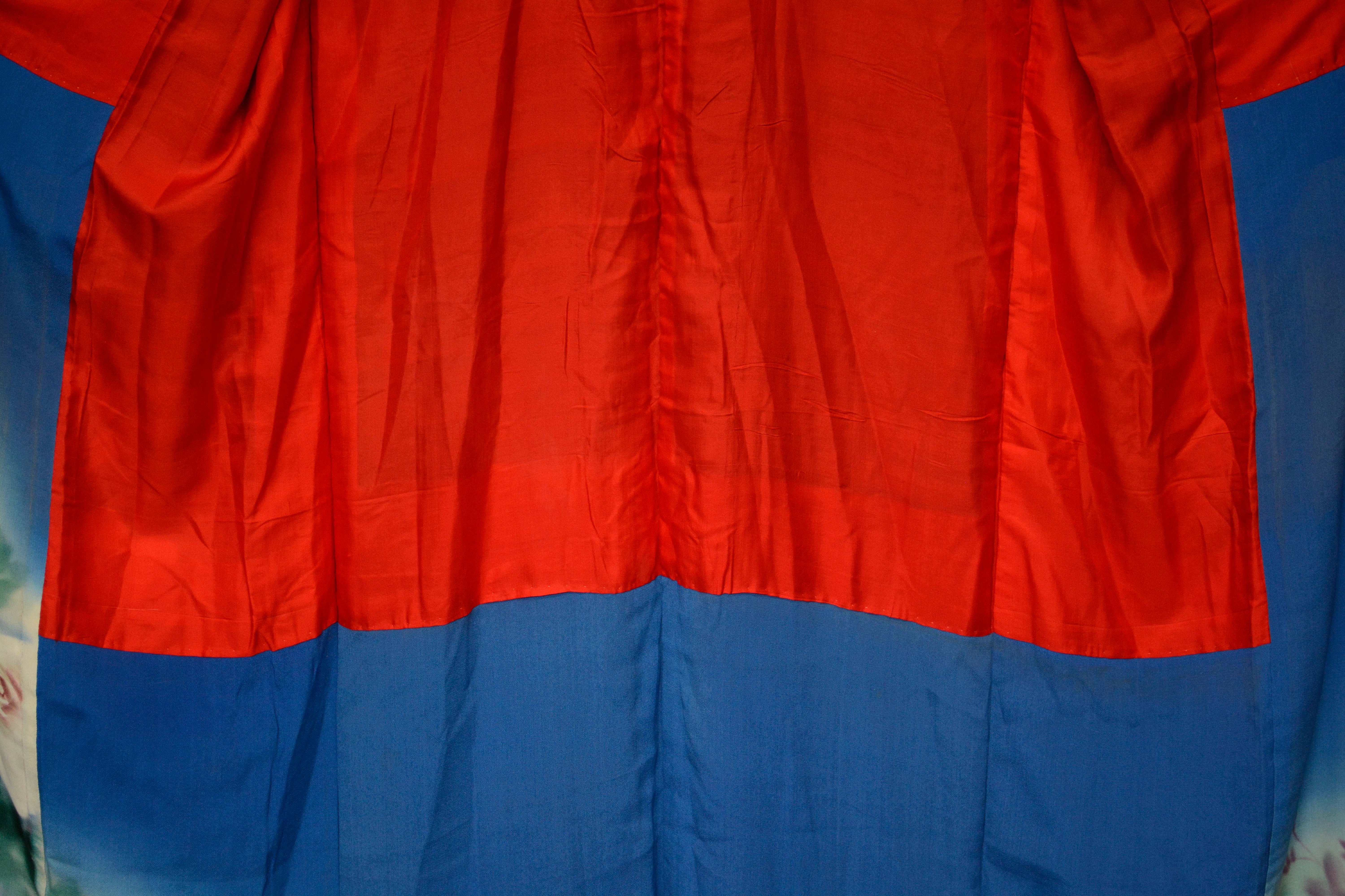 Circa 1910s Antique Handwoven Silk Crepe Formal Crested Furisode Kimono