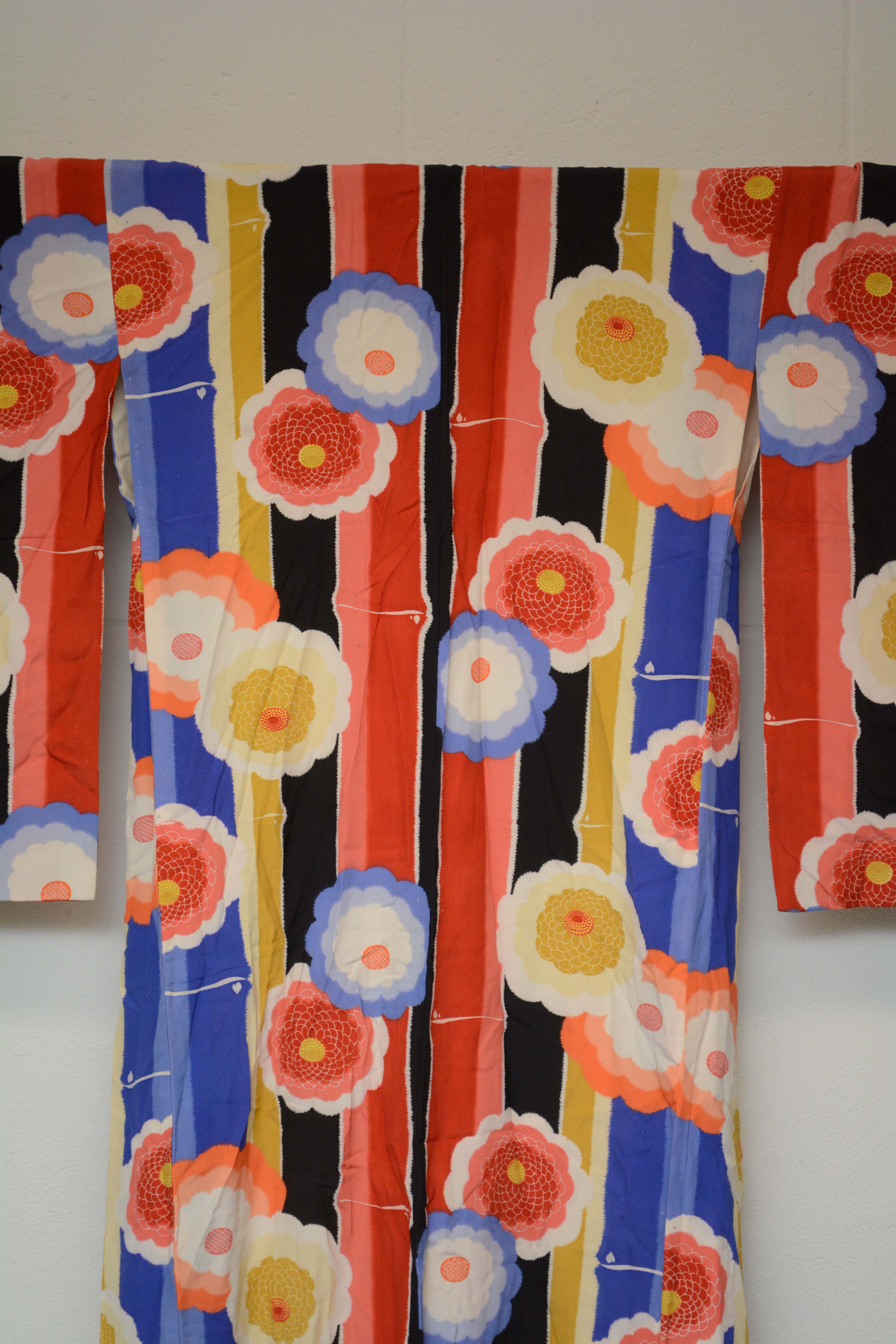 Circa 1925 Vintage Handwoven Silk Crepe Furisode Kimono