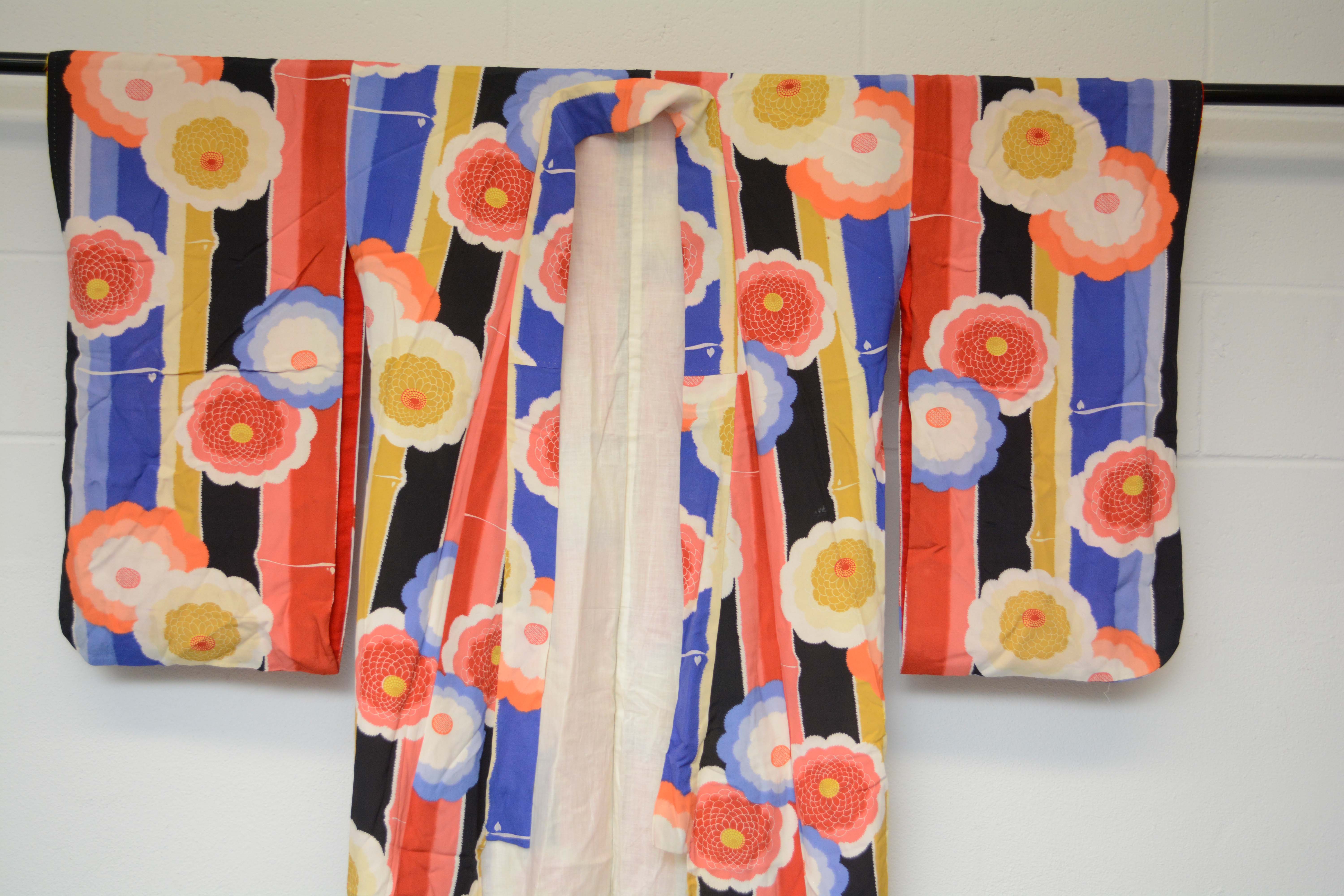 Circa 1925 Vintage Handwoven Silk Crepe Furisode Kimono