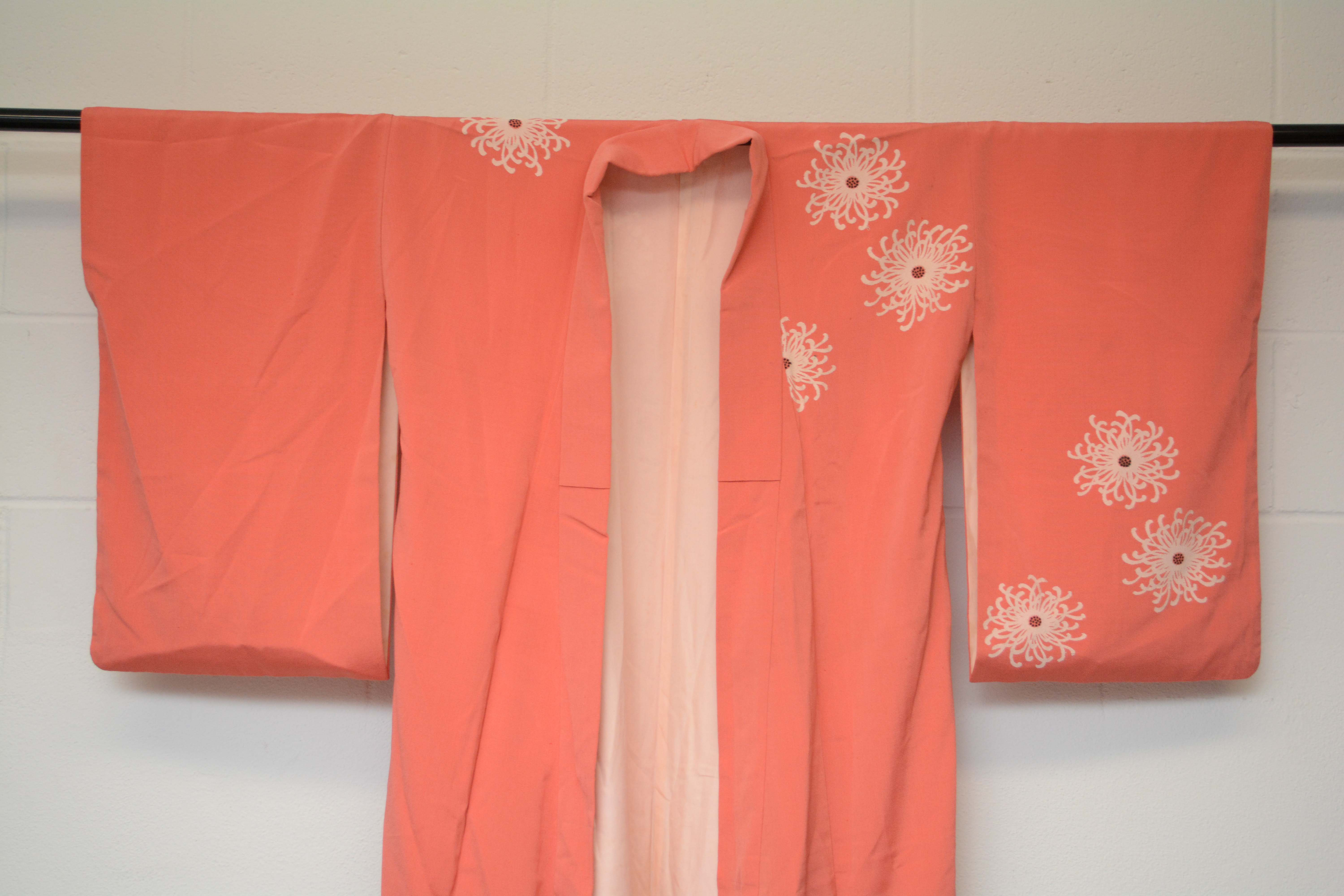 Circa 1930s Vintage Handwoven Omeshi Silk Kofurisode Kimono