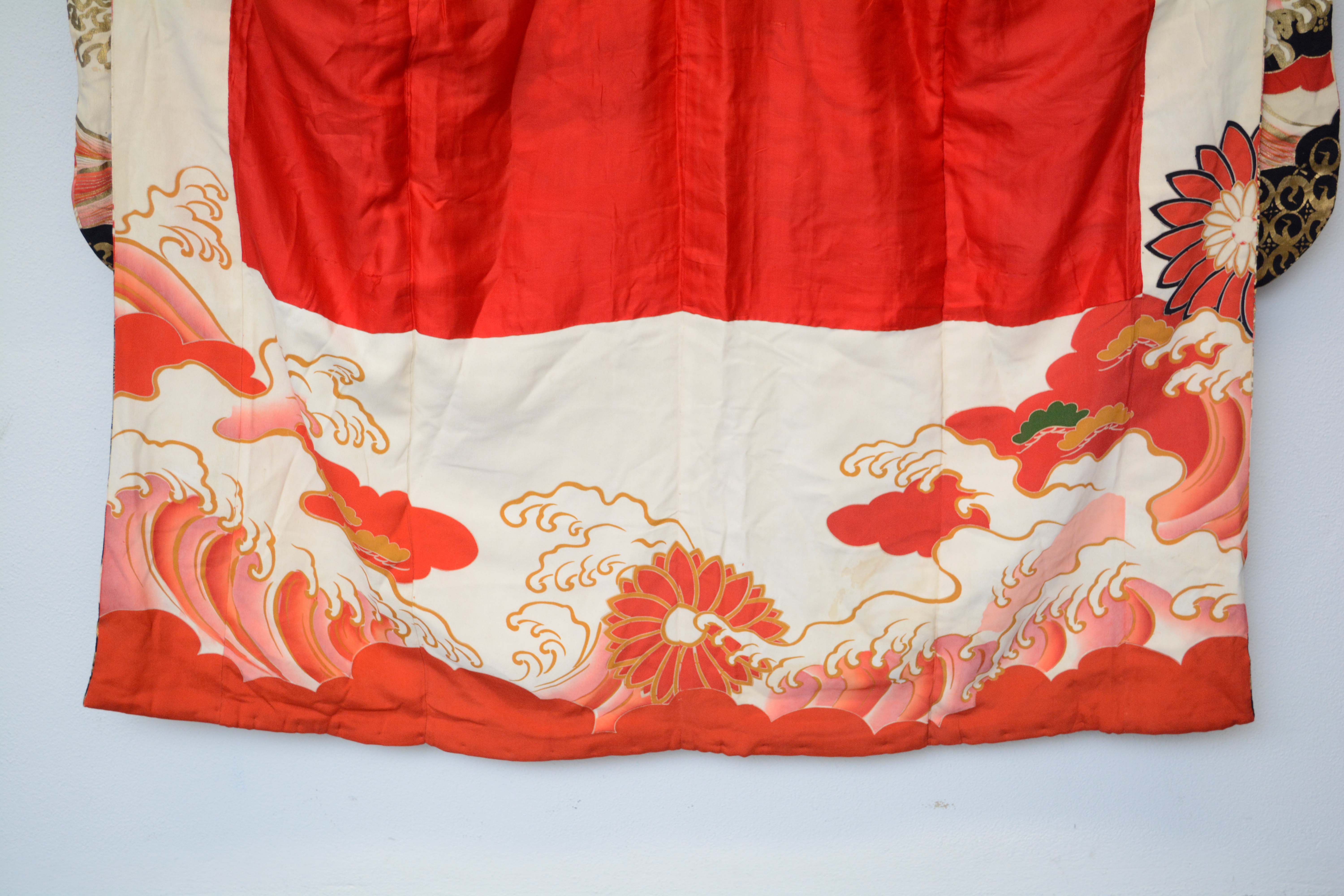 Circa 1925 Vintage Handwoven Silk Crepe Formal Crested Furisode Kimono
