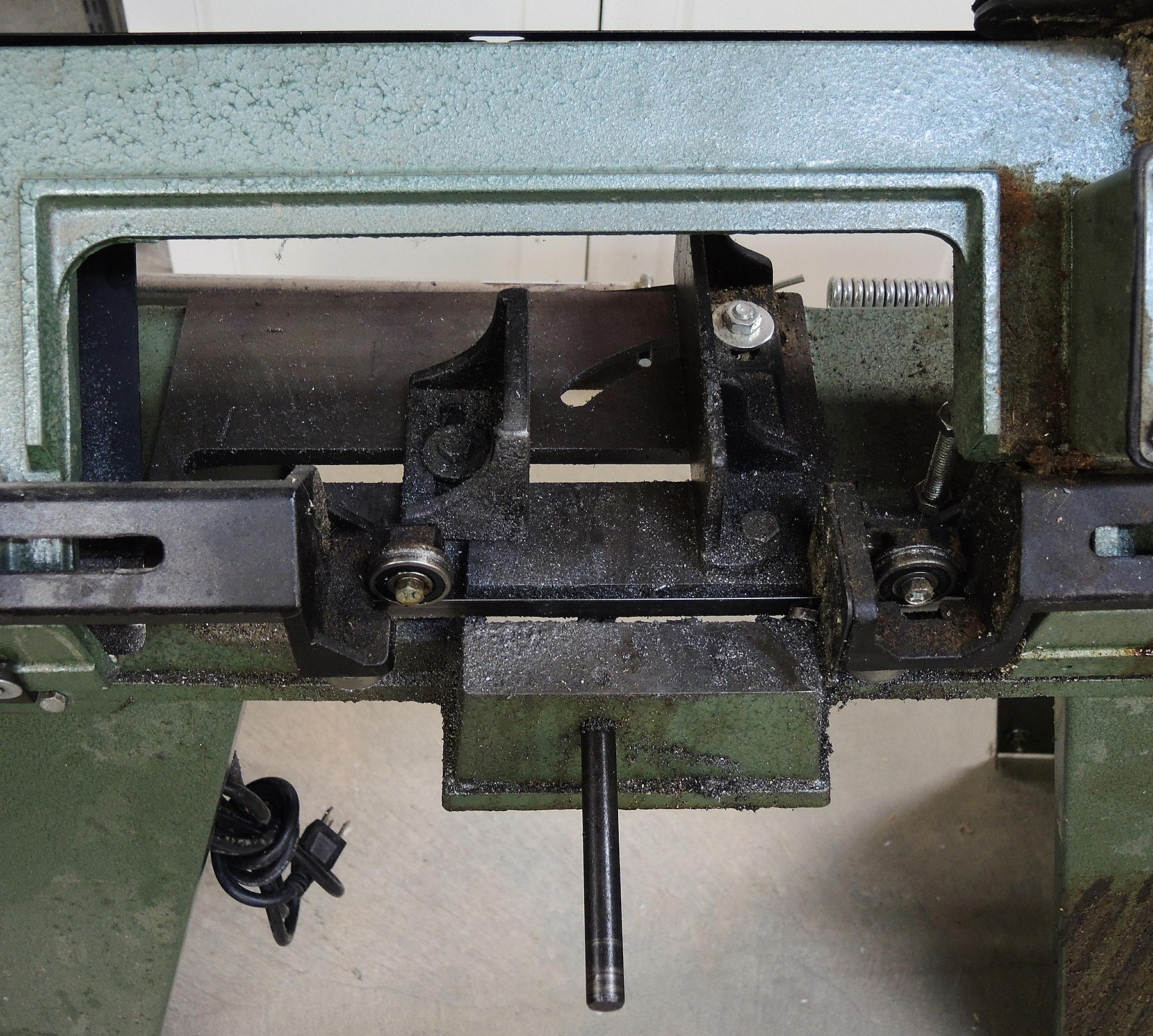 Metal Cutting Band Saw by Central Machinery