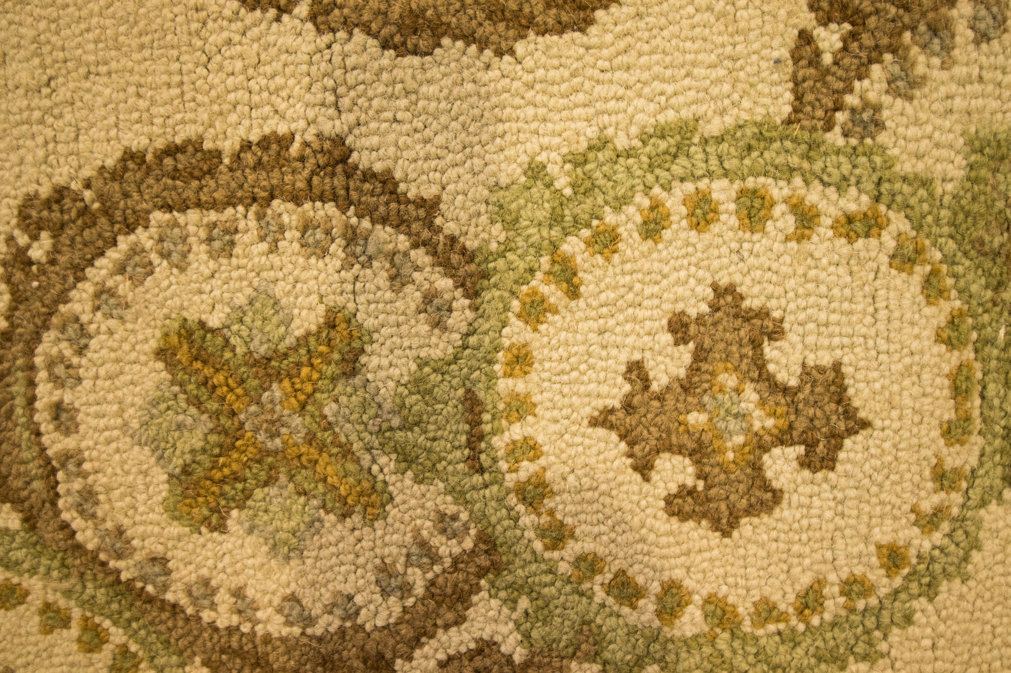 Hand Tufted "Dazzle" Wool Pile Accent Rug