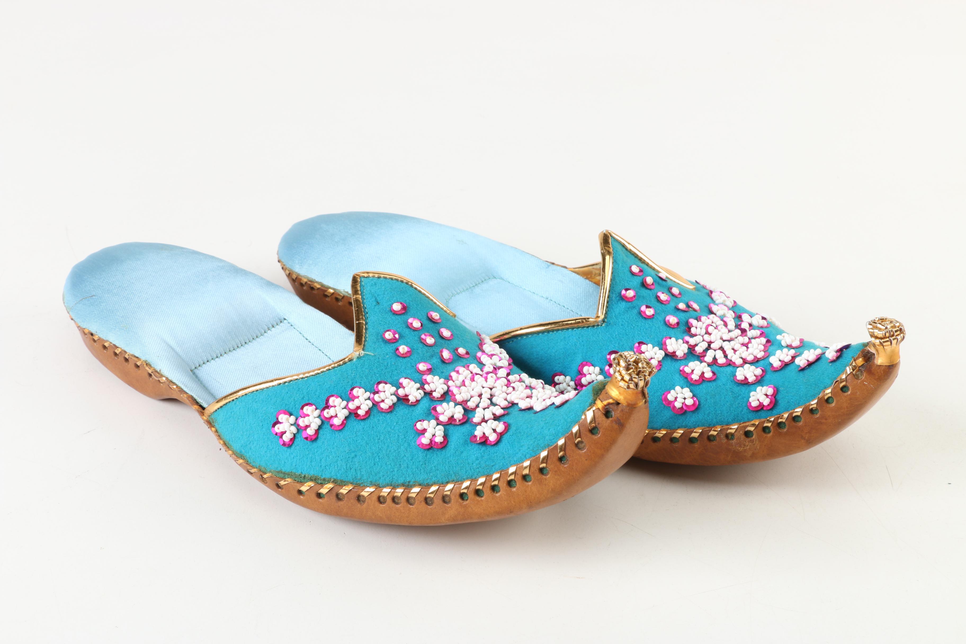 Women's Khussa Shoes with Thai Dancer Figurines and Elephant Figurine