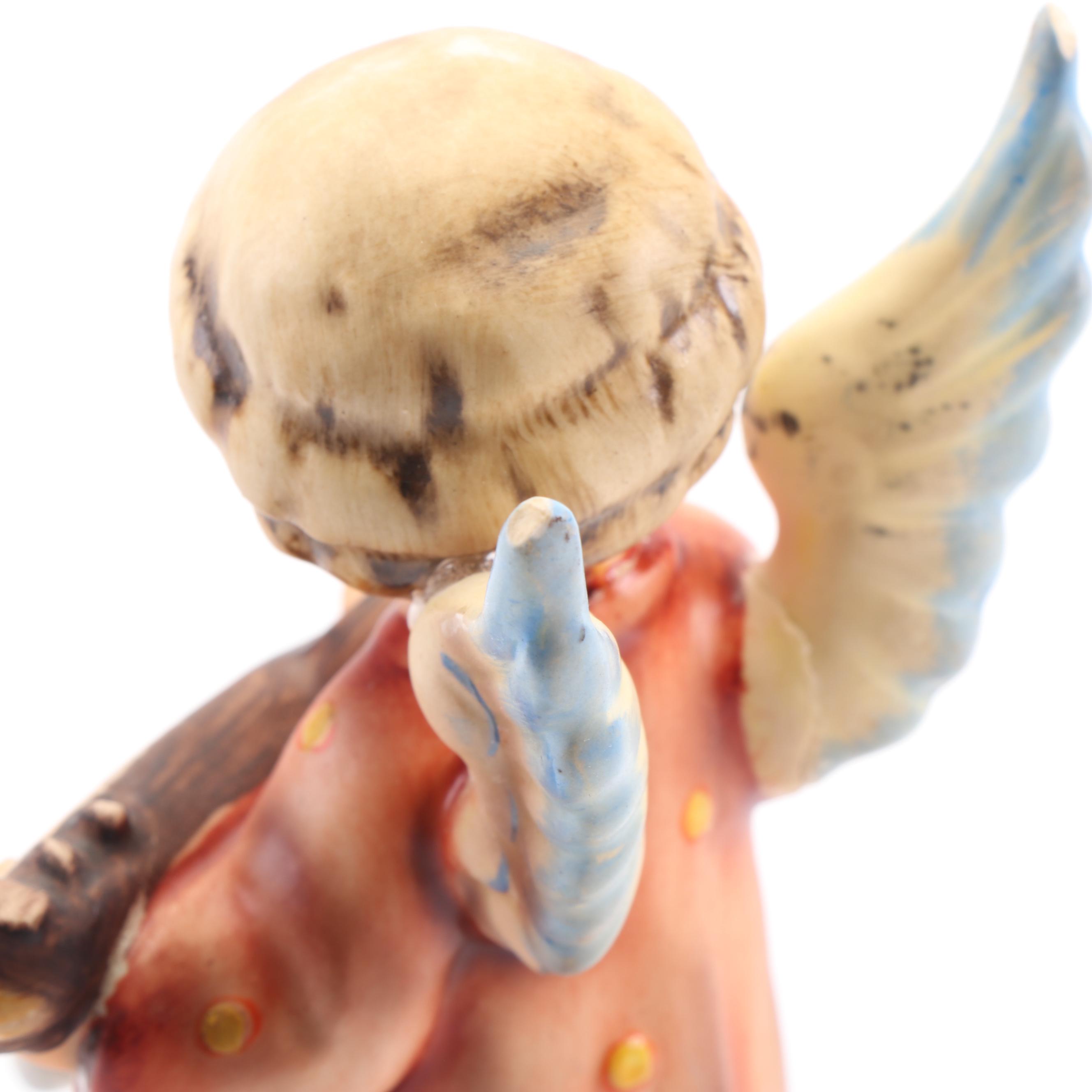 Goebel Hummel "Angel Serenade With Lamb" Porcelain Crèche Figurine