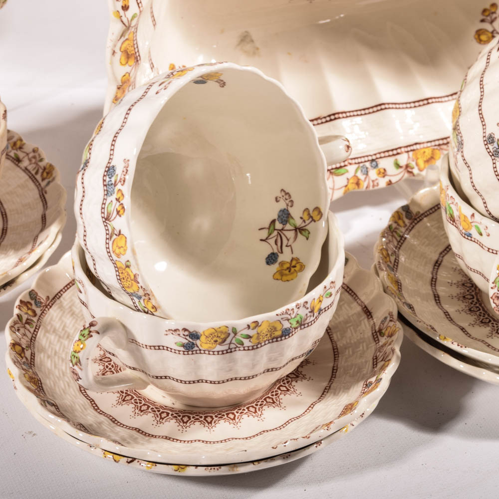 Copeland Spode "Buttercup" Earthenware Dinner Service