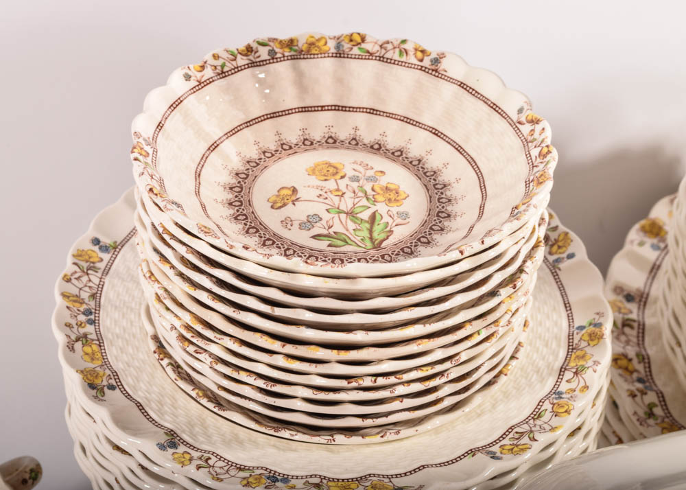 Copeland Spode "Buttercup" Earthenware Dinner Service