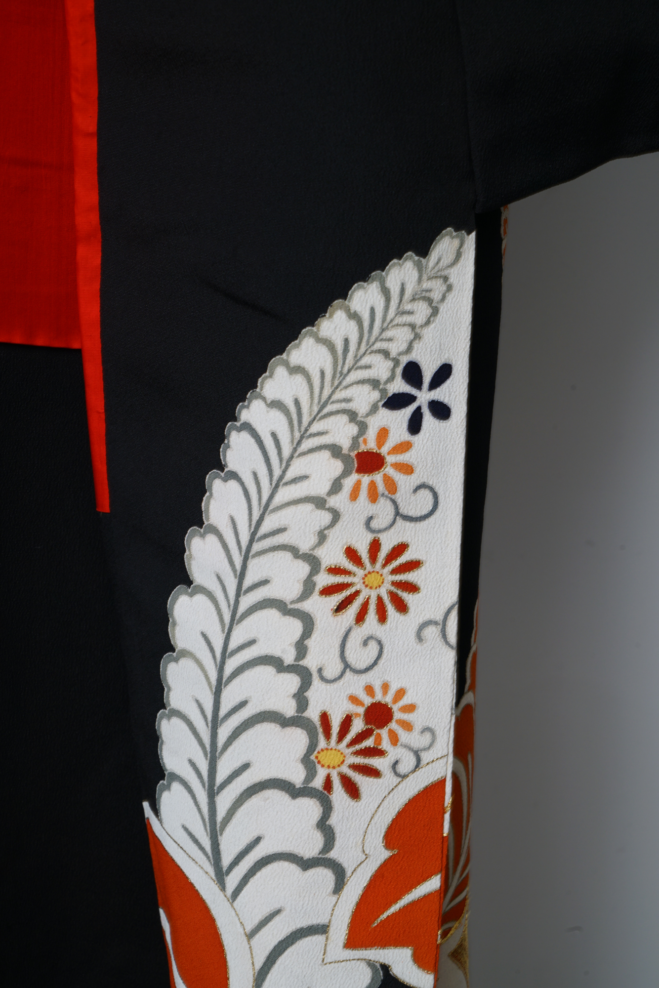 Circa 1925 Vintage Handwoven Silk Crepe Formal Crested Kuro-Tomesode Kimono