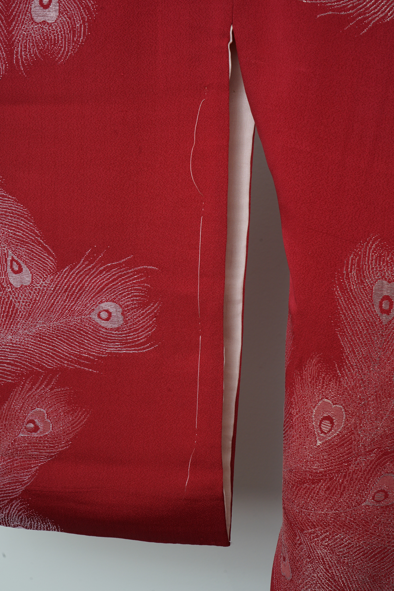 Circa 1930 Vintage Handwoven Omeshi Silk Crepe Kimono