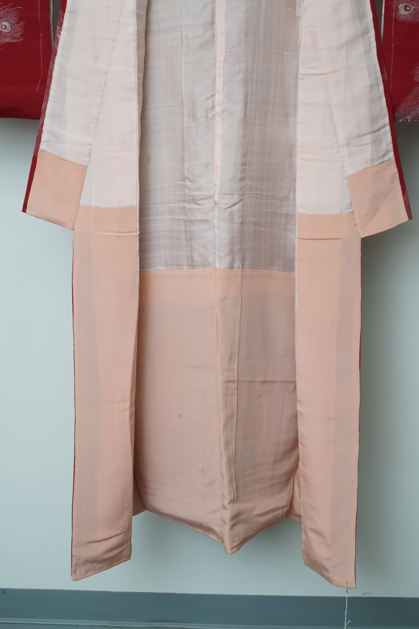 Circa 1930 Vintage Handwoven Omeshi Silk Crepe Kimono