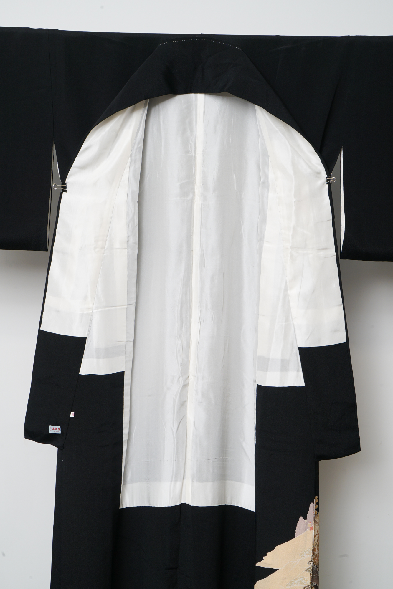 Circa 1930s Vintage Handwoven Silk Crepe Formal Crested Kuro-Tomesode Kimono