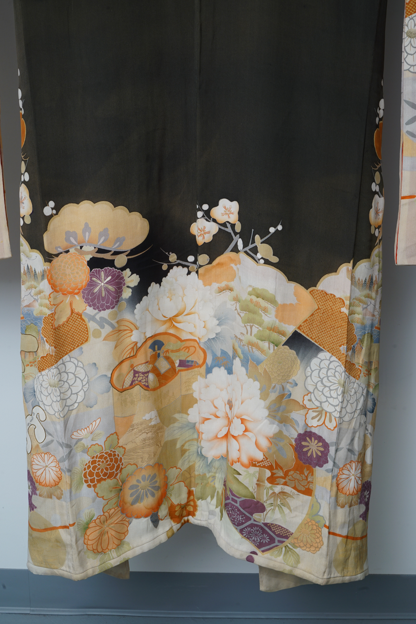 Circa 1880 Antique Handwoven Formal Crested Silk Crepe Furisode Kimono