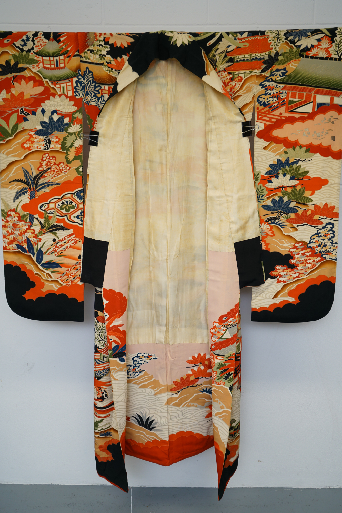 Circa 1900s Antique Handwoven Silk Crepe Formal Crested Furisode Kimono