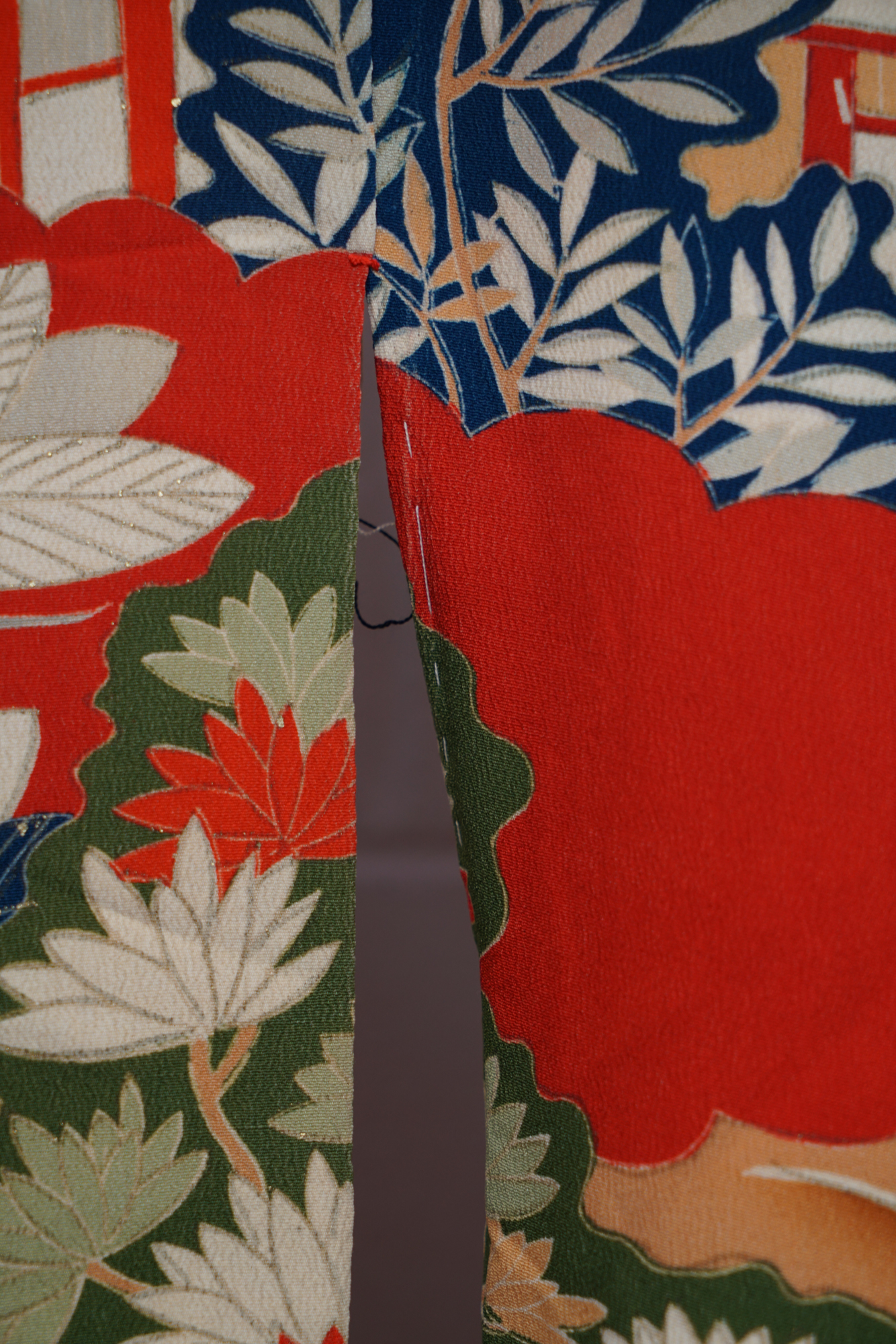 Circa 1900s Antique Handwoven Silk Crepe Formal Crested Furisode Kimono