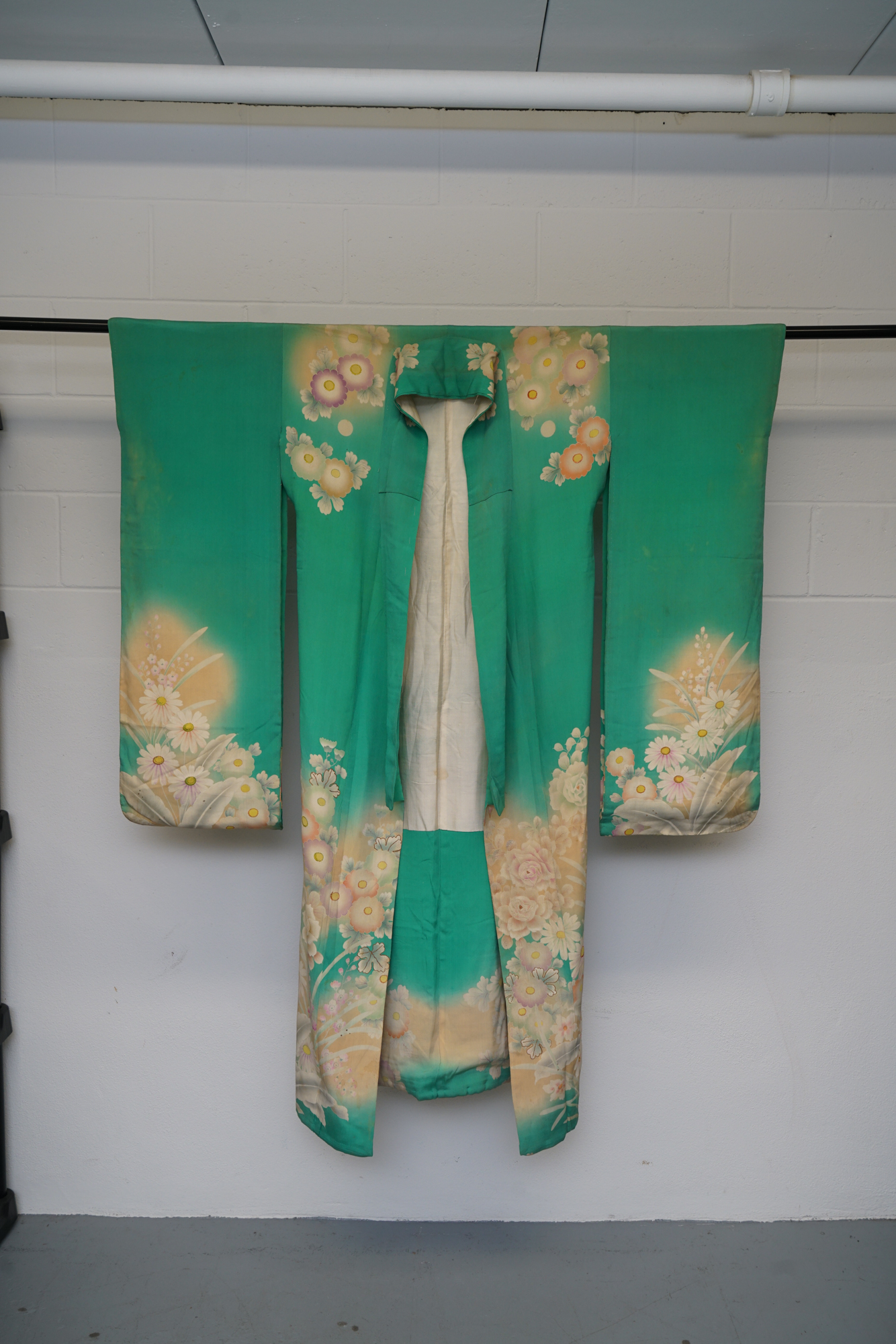 Circa 1880 Antique Handwoven Silk Crepe Five Crested Furisode Kimono