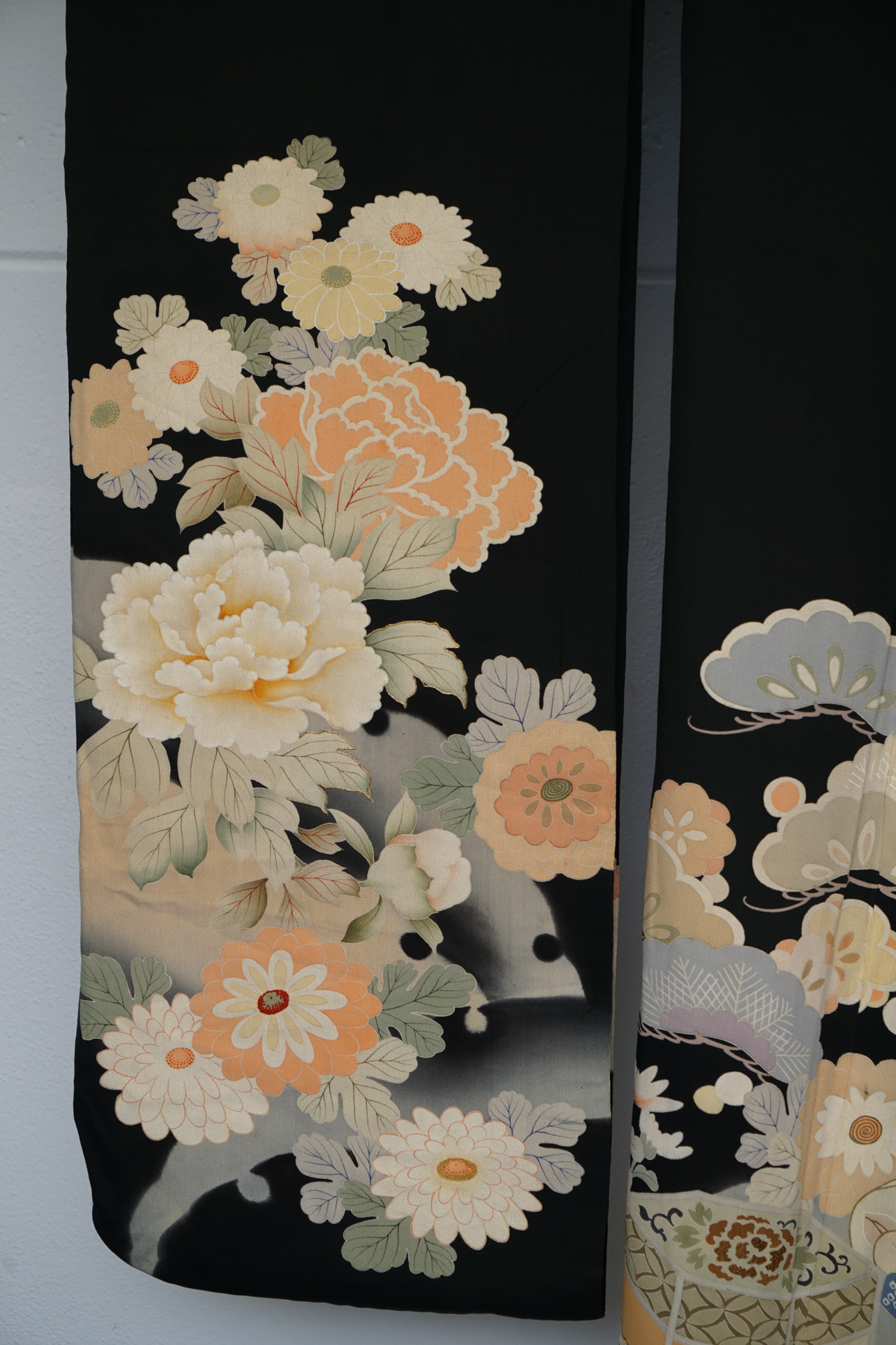 Circa 1890 Antique Handwoven Silk Crepe Formal Five Crested Furisode Kimono