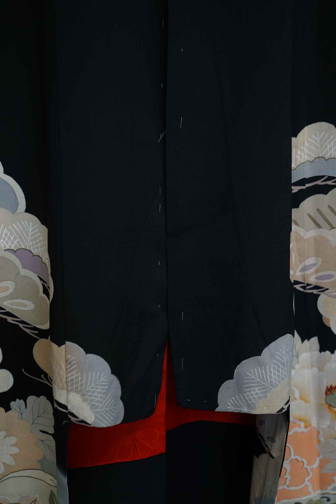 Circa 1890 Antique Handwoven Silk Crepe Formal Five Crested Furisode Kimono