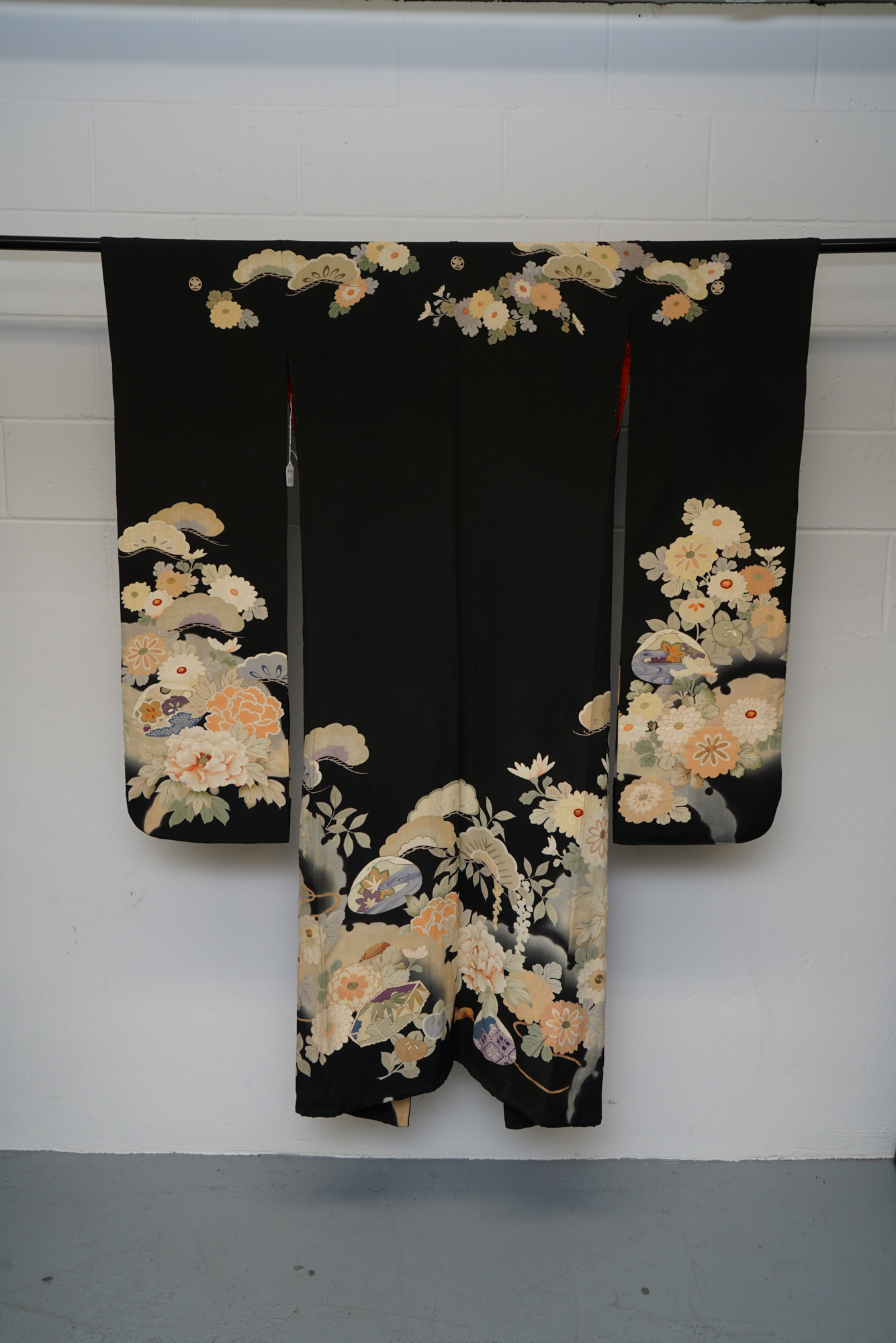 Circa 1890 Antique Handwoven Silk Crepe Formal Five Crested Furisode Kimono