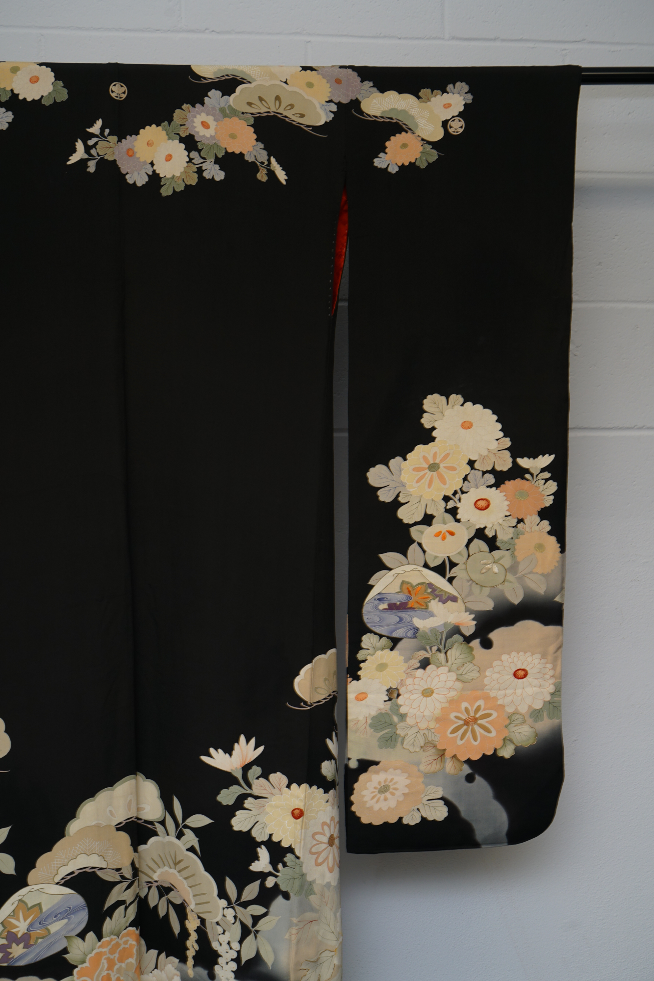 Circa 1890 Antique Handwoven Silk Crepe Formal Five Crested Furisode Kimono