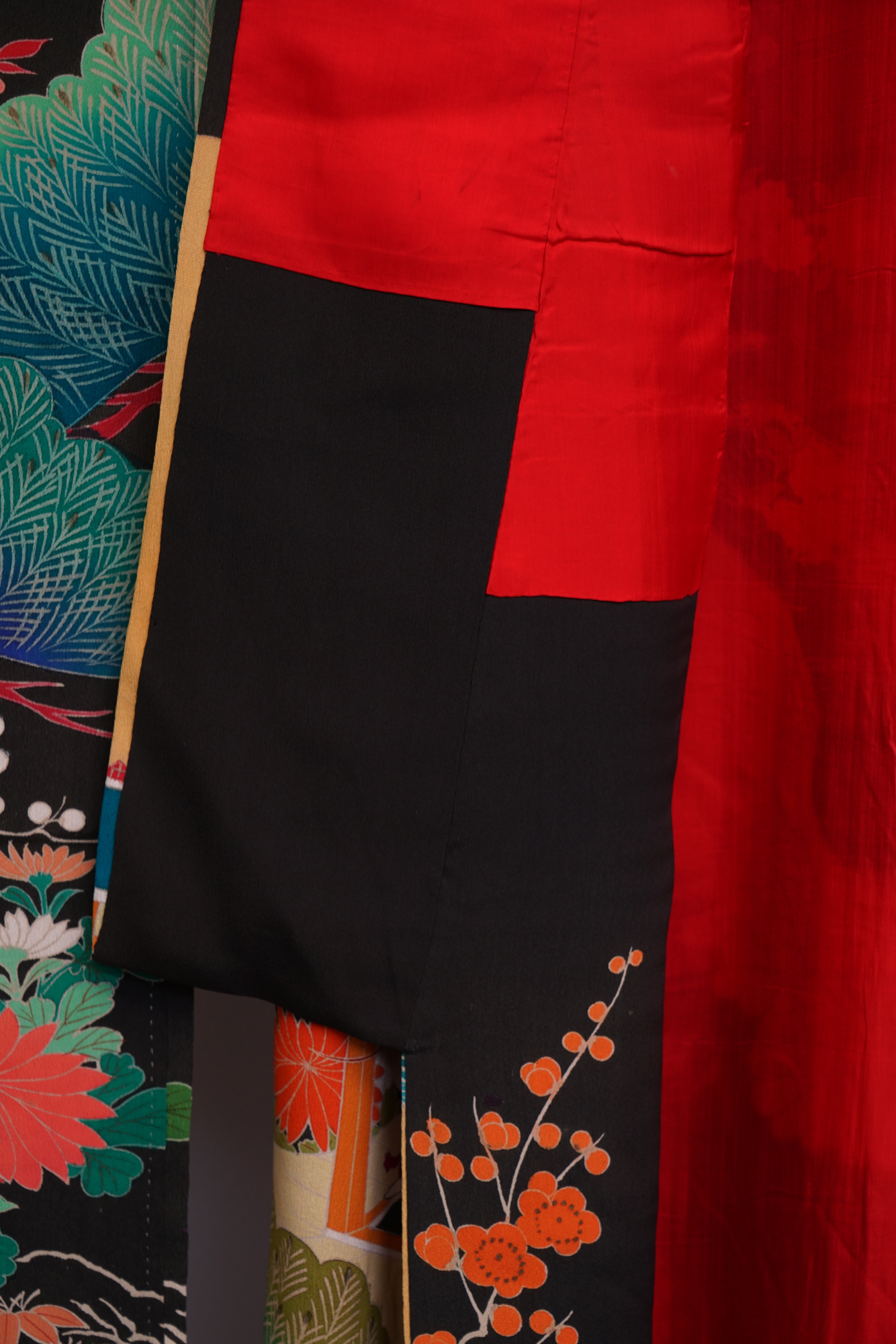 Circa 1915 Antique Handwoven Silk Crepe Formal Five Crested Furisode Kimono